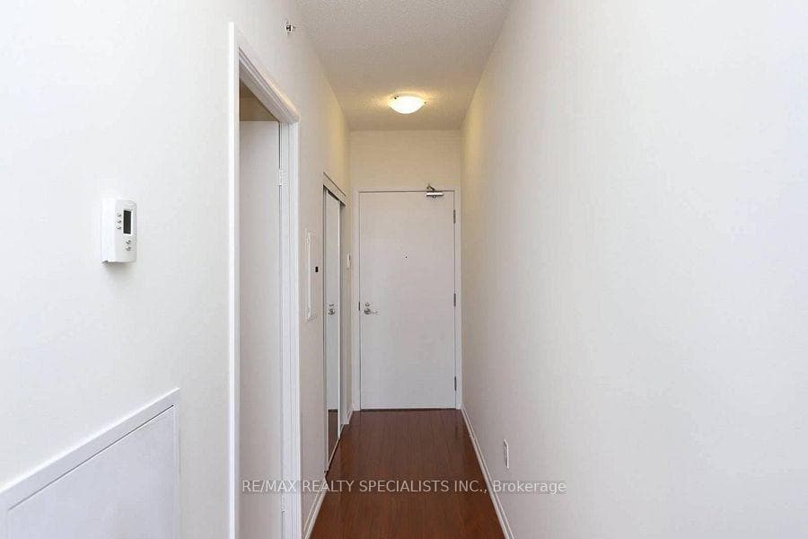 800 Lawrence Avenue Unit 216 photo 5