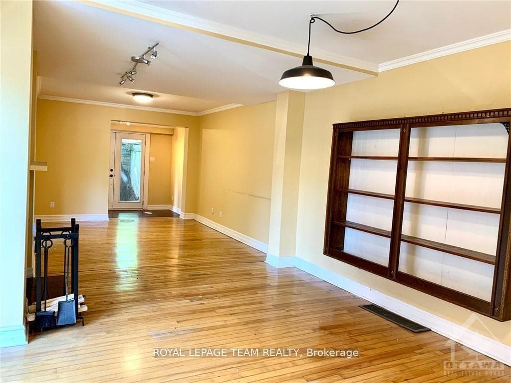 296 ST ANDREW Street photo 8