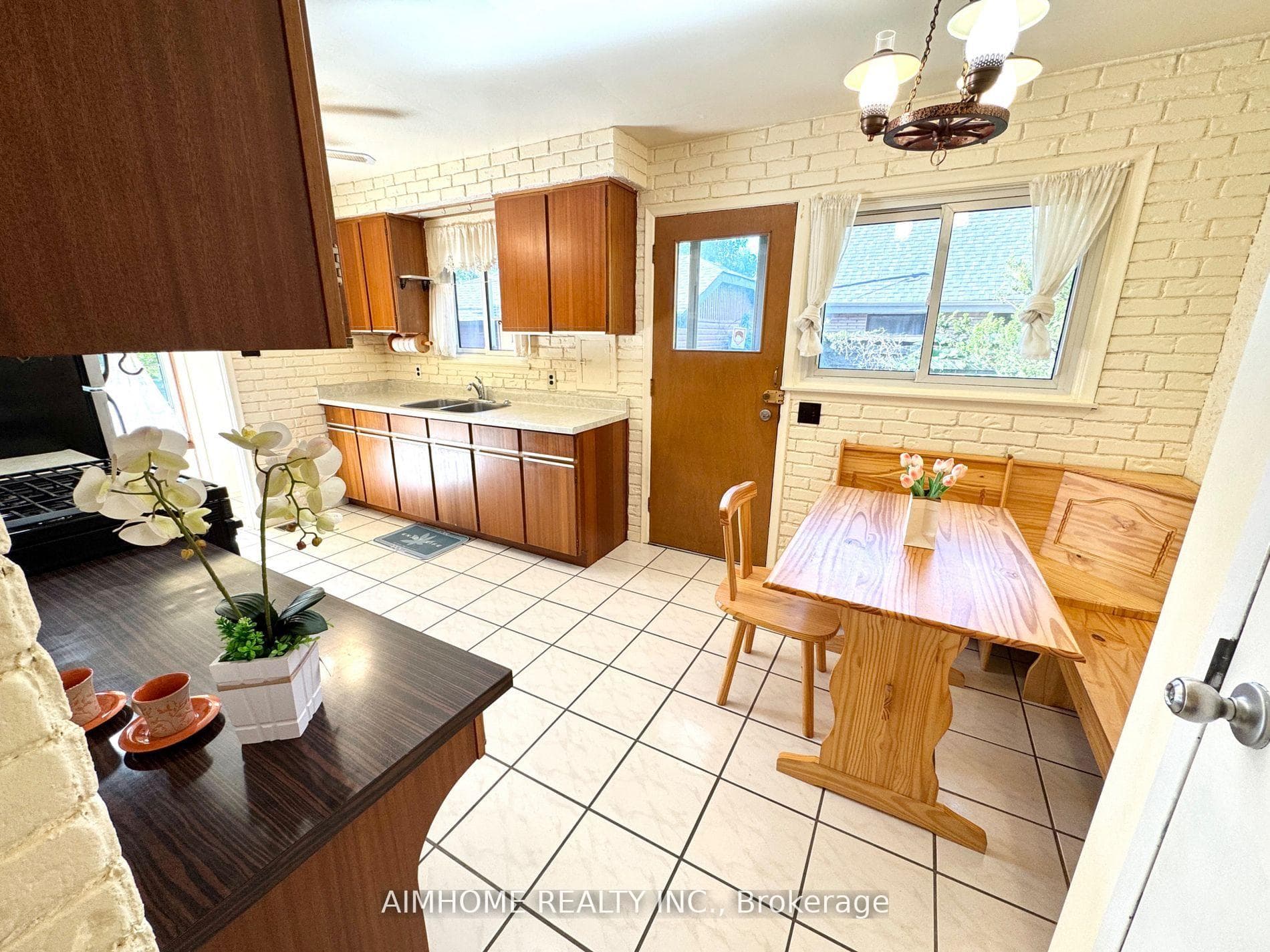 31 Poplar Road Unit (Main) photo 14