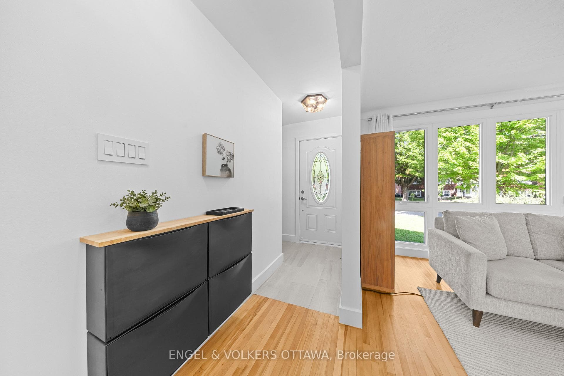 2161 Blossom Drive photo 5