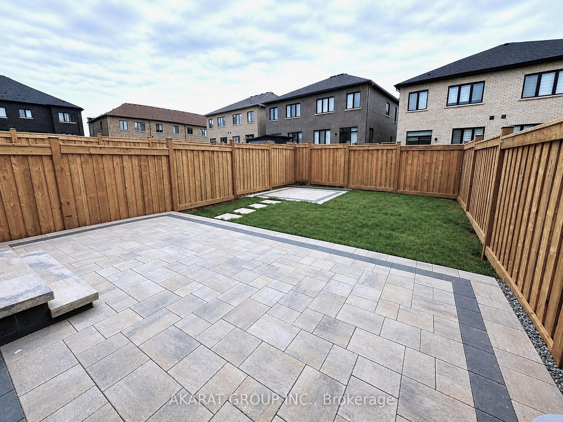 124 Armilia Place photo 27