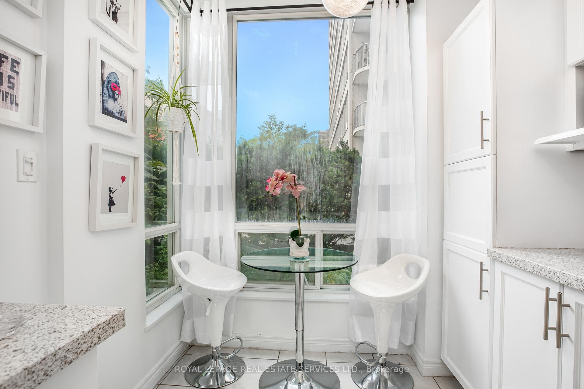 43 Eglinton Avenue Unit 209 photo 11