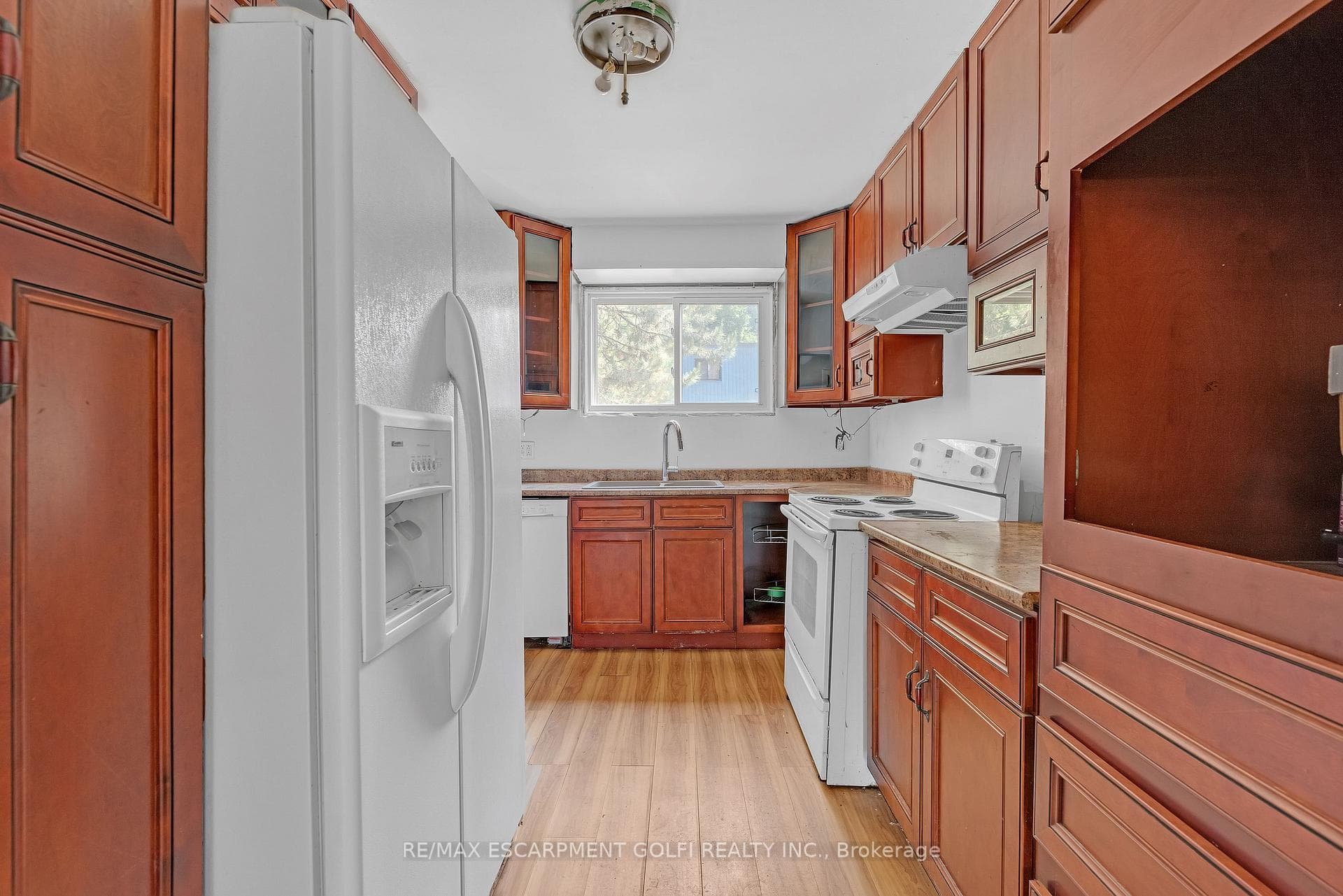 645 Francis Road photo 11
