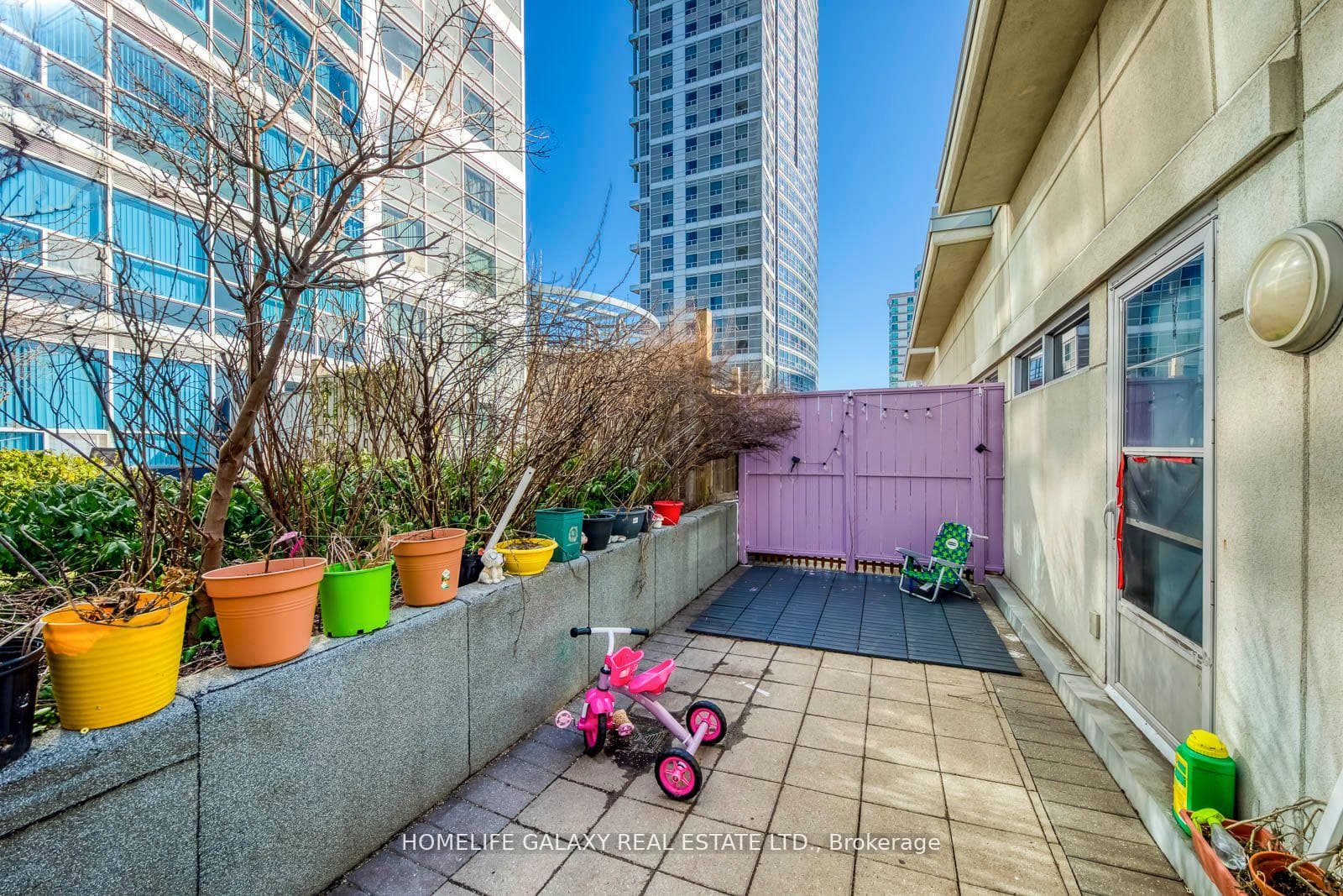36 Lee Centre Drive Unit TH316 photo 30