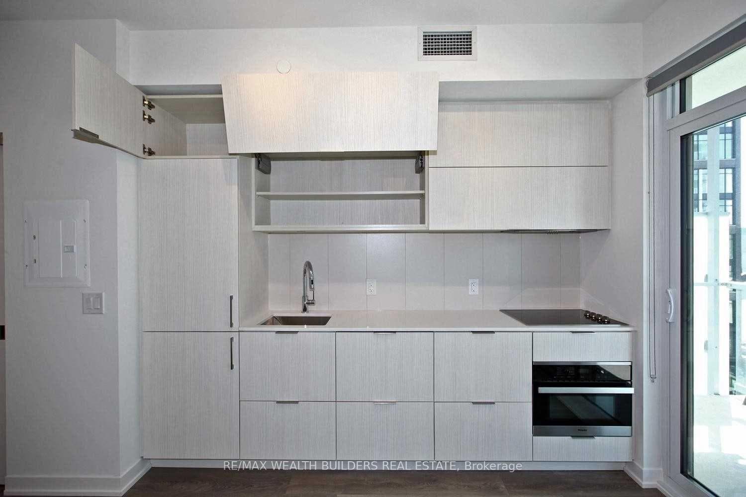 20 Richardson Street Unit 913 photo 9