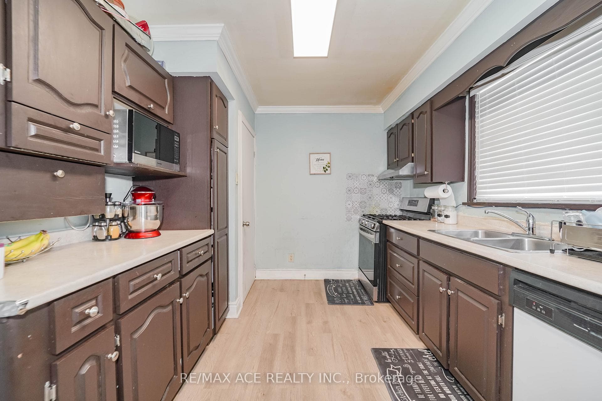 1425 Lakefield Street photo 20
