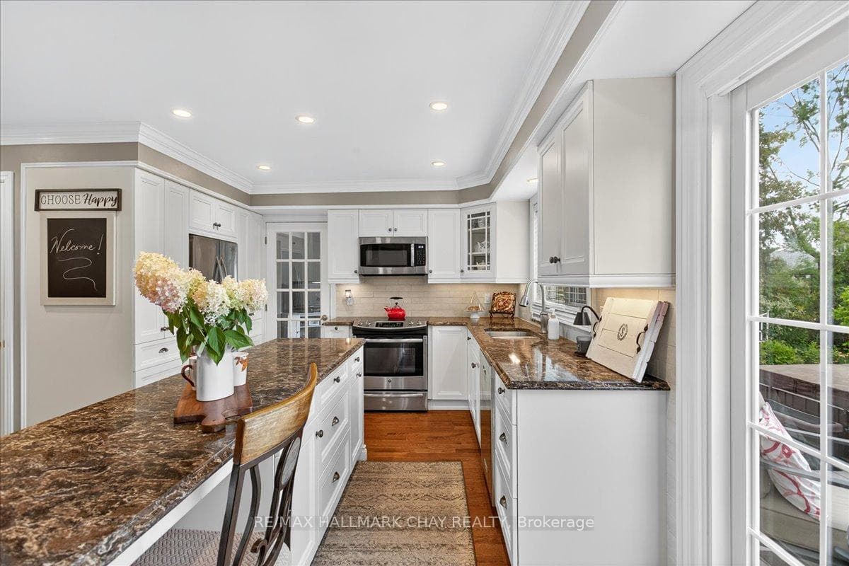 35 Howard Drive photo 11