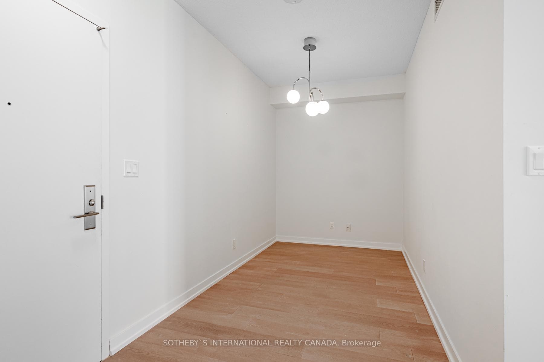 126 Simcoe Street Unit 1105 photo 24