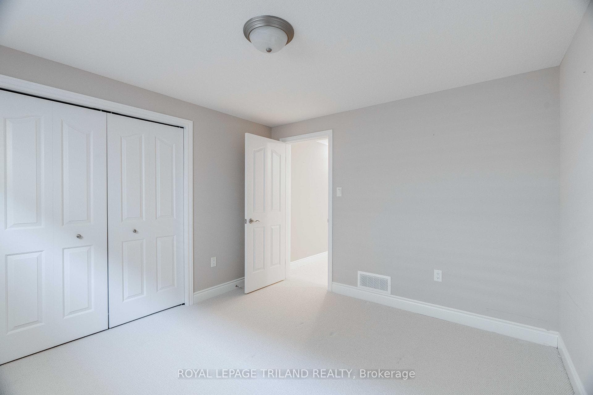 297 Thorn Drive photo 26