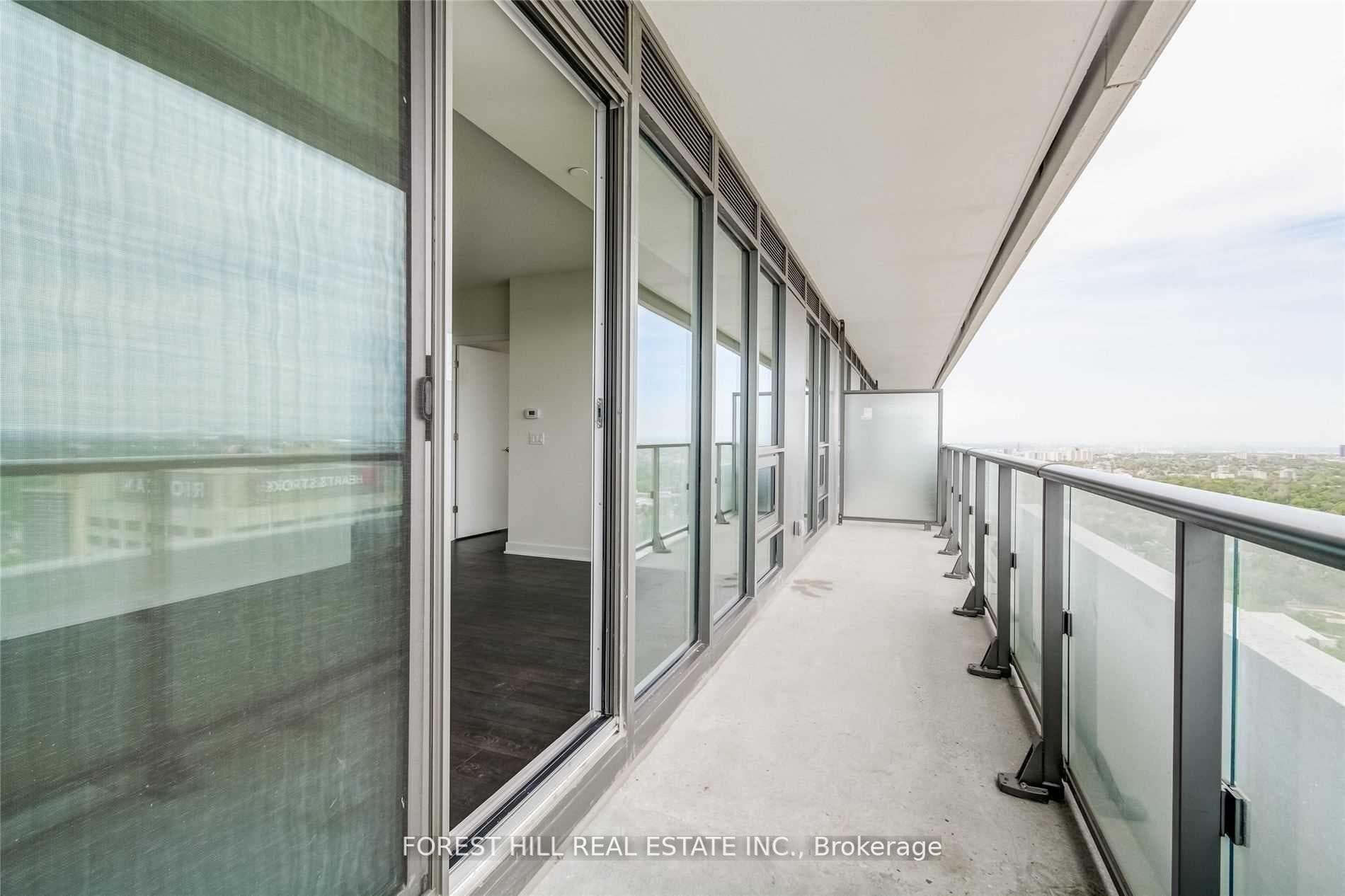 2221 Yonge Street Unit 5501 photo 24