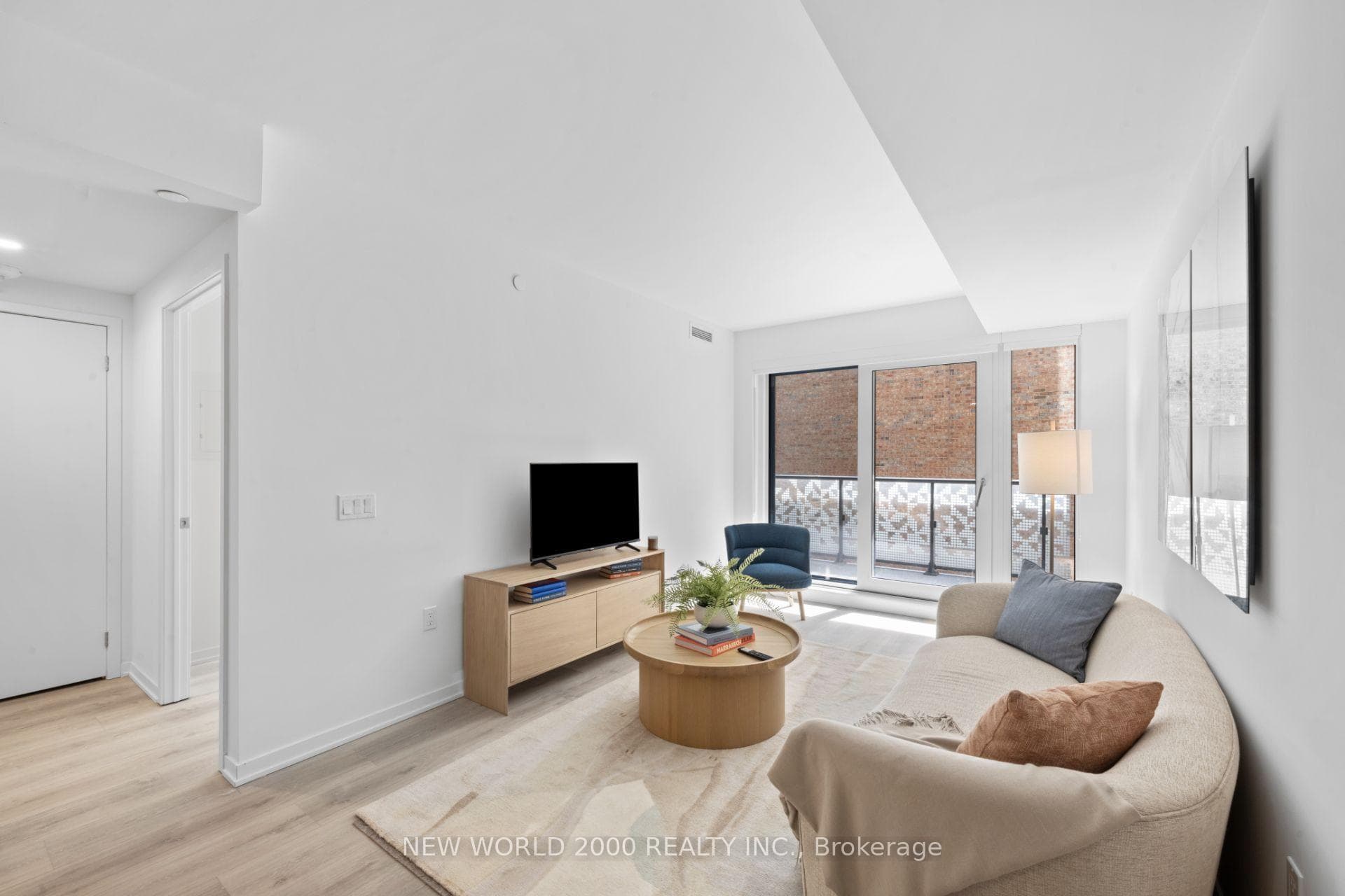 101 Roehampton Avenue Unit 411 photo 3