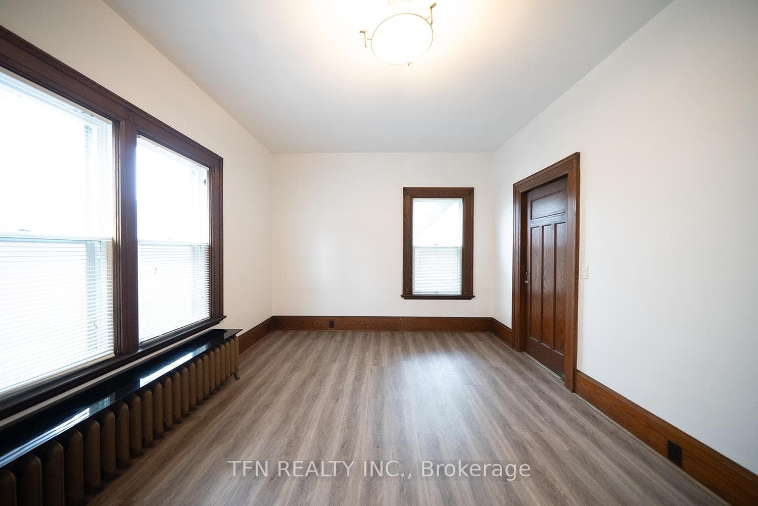 480 Colborne Street photo 27