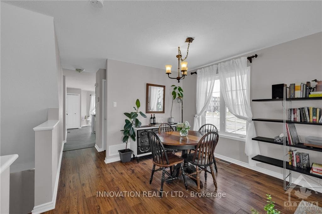 840 LONGFIELDS Drive photo 4