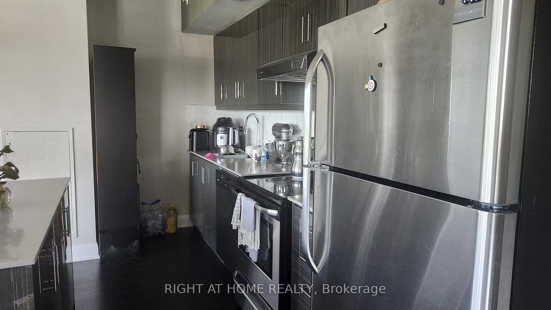 160 Vanderhoof Avenue Unit 306 photo 19