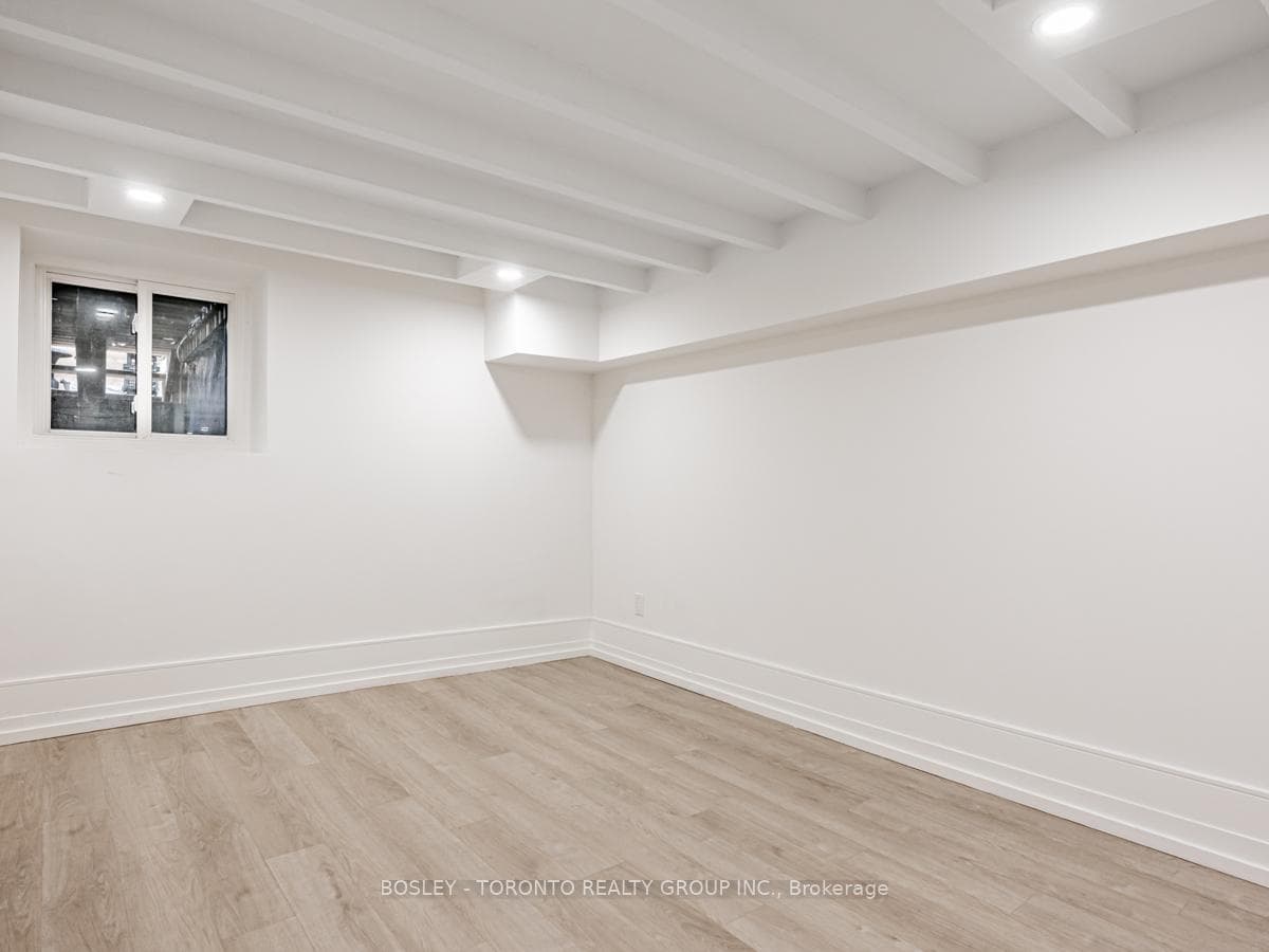 745 Euclid Avenue Unit Lower photo 24