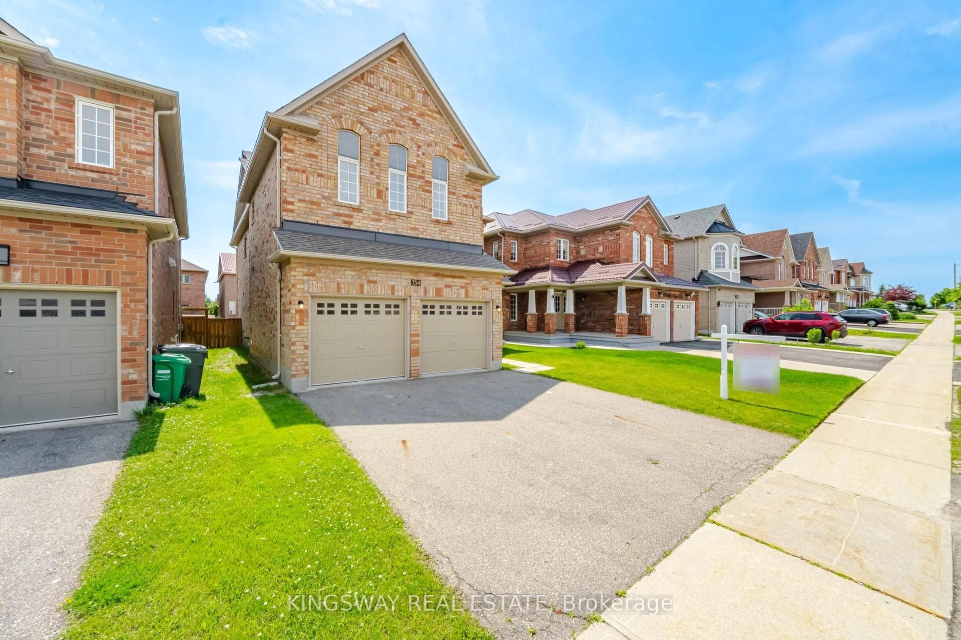 754 White Clover Way photo 3