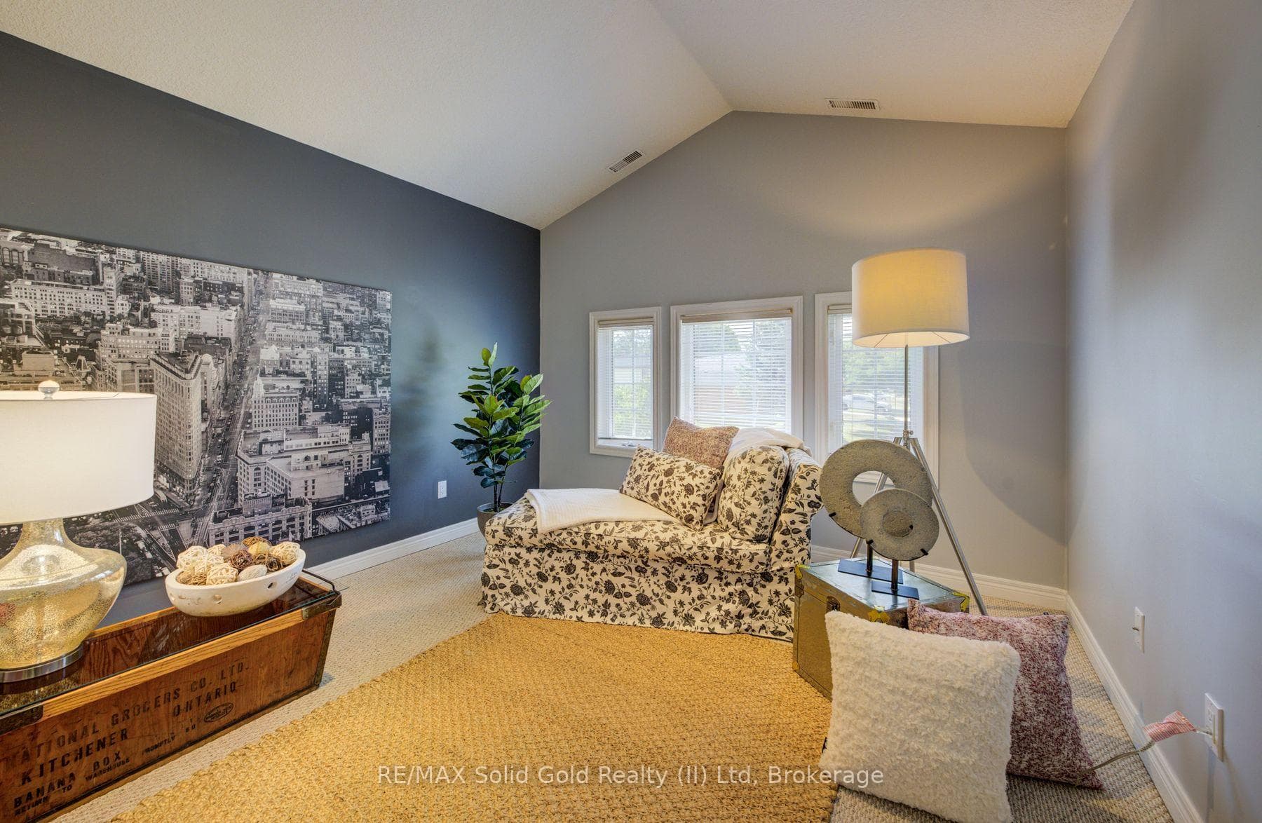 Family room - upper unit