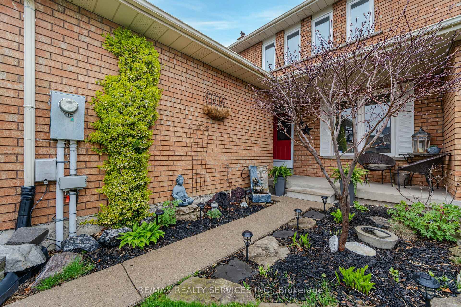 57 Dumfries Avenue photo 4