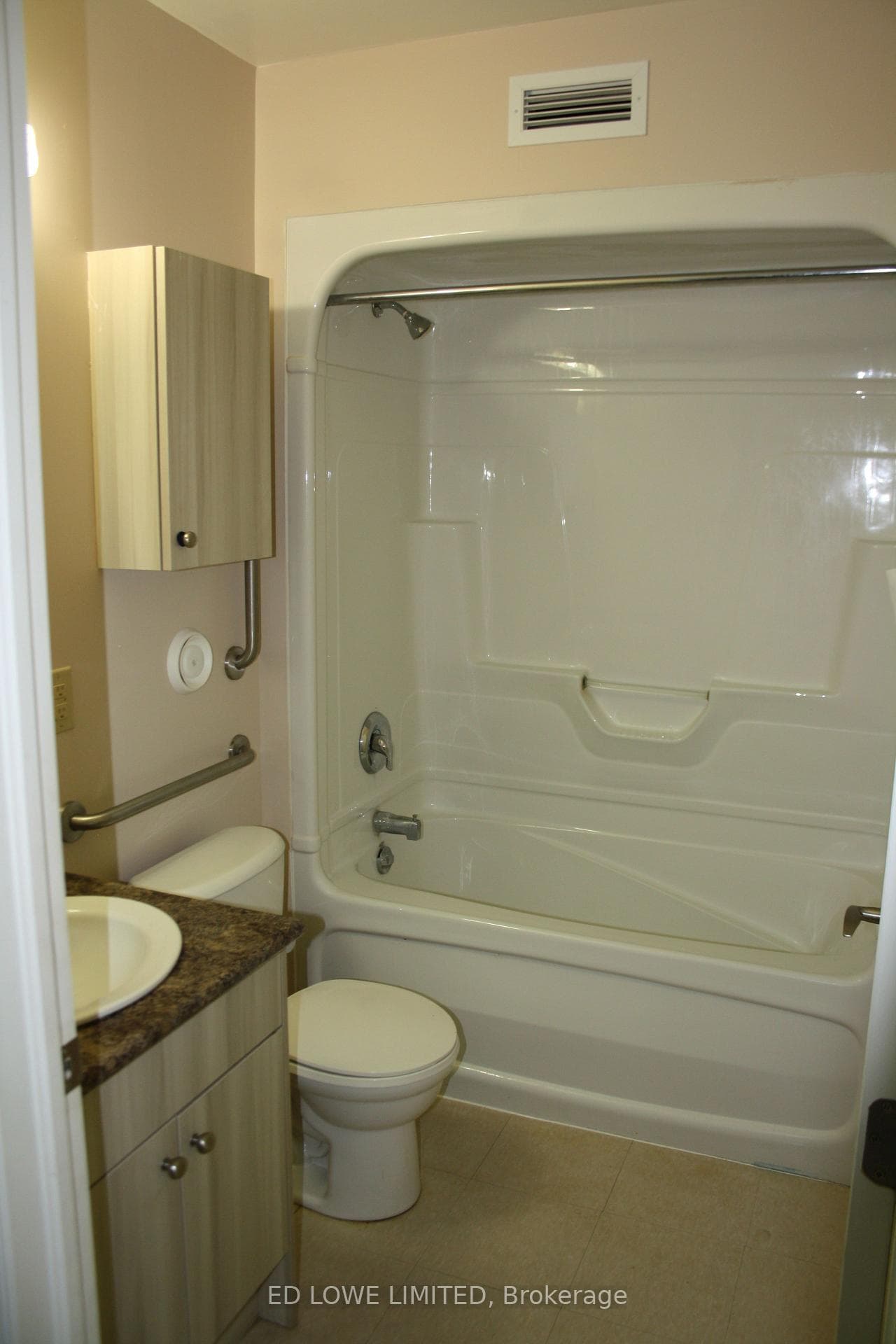 59 ARCH BROWN Court Unit E-202 photo 6