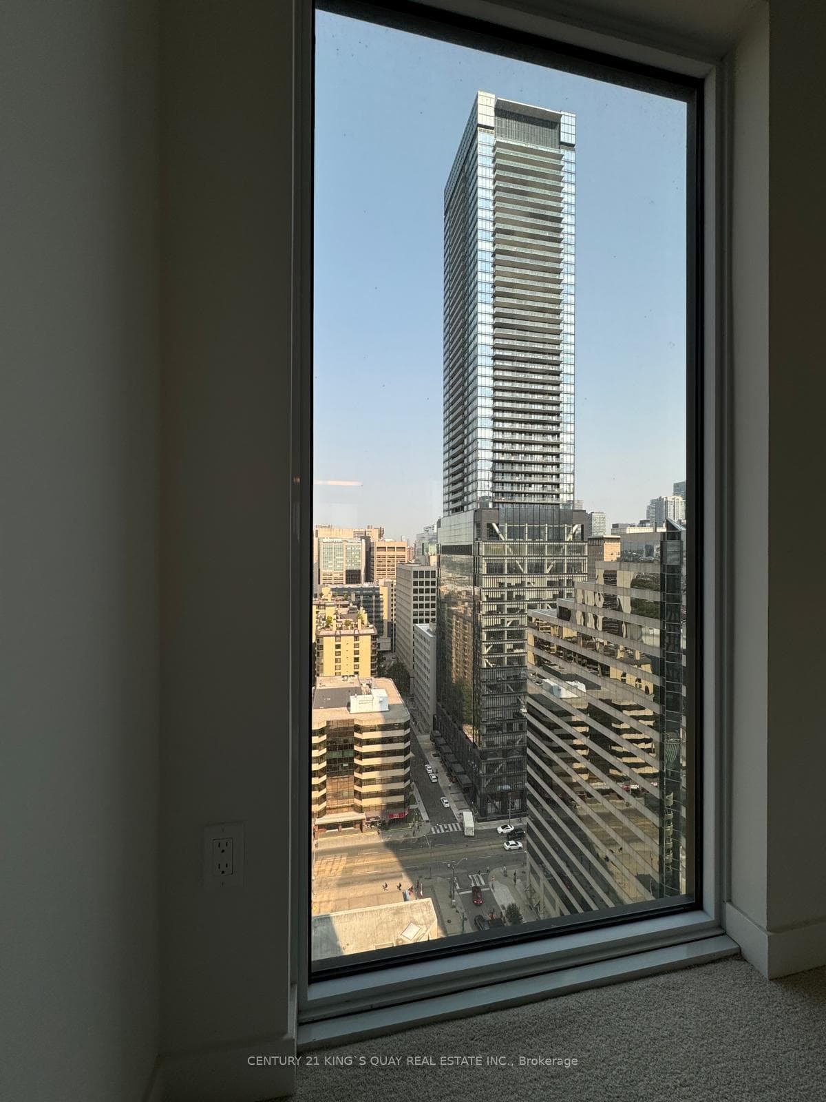 238 Simcoe Street Unit 2410 photo 7