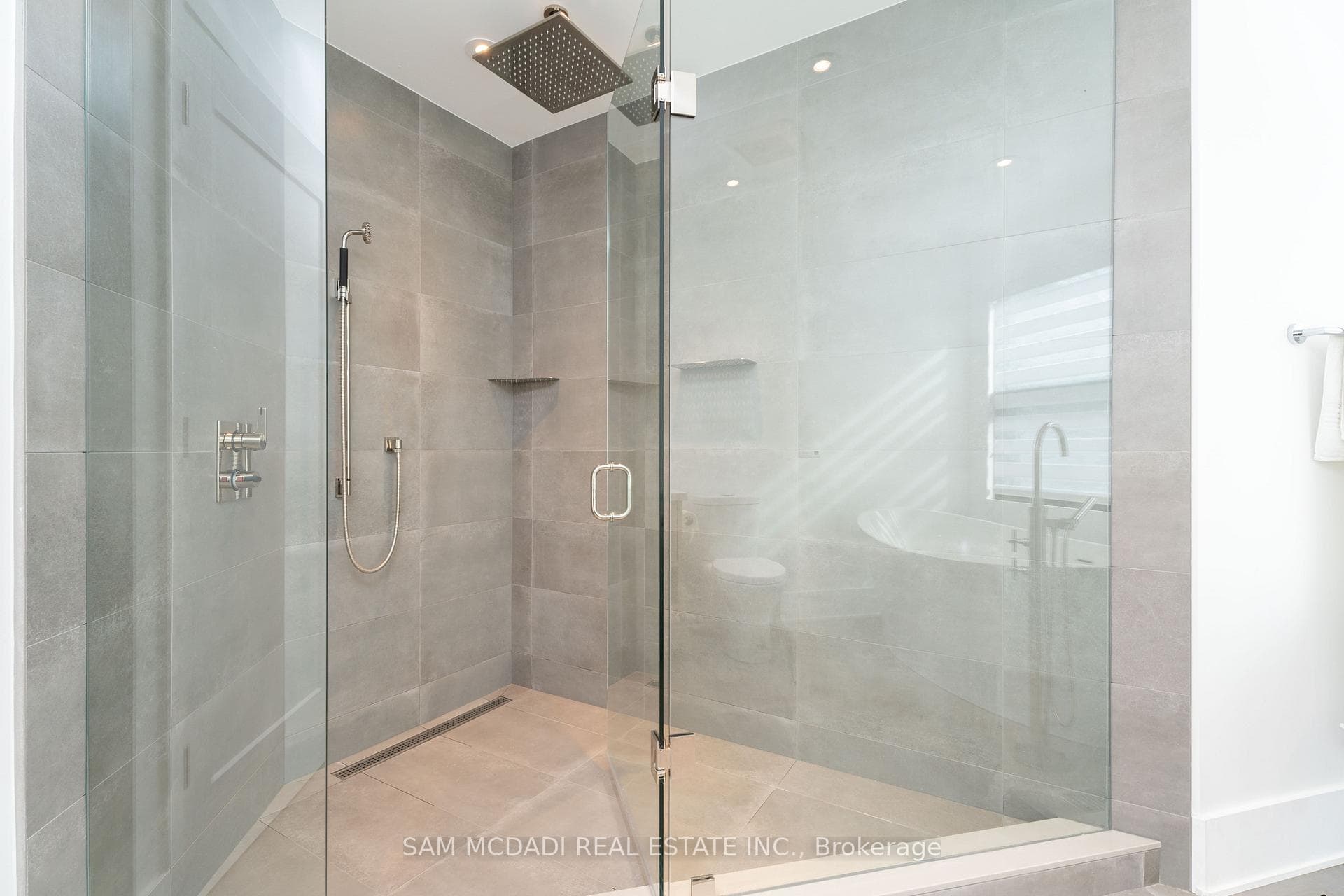 1500 Marshwood Place photo 27