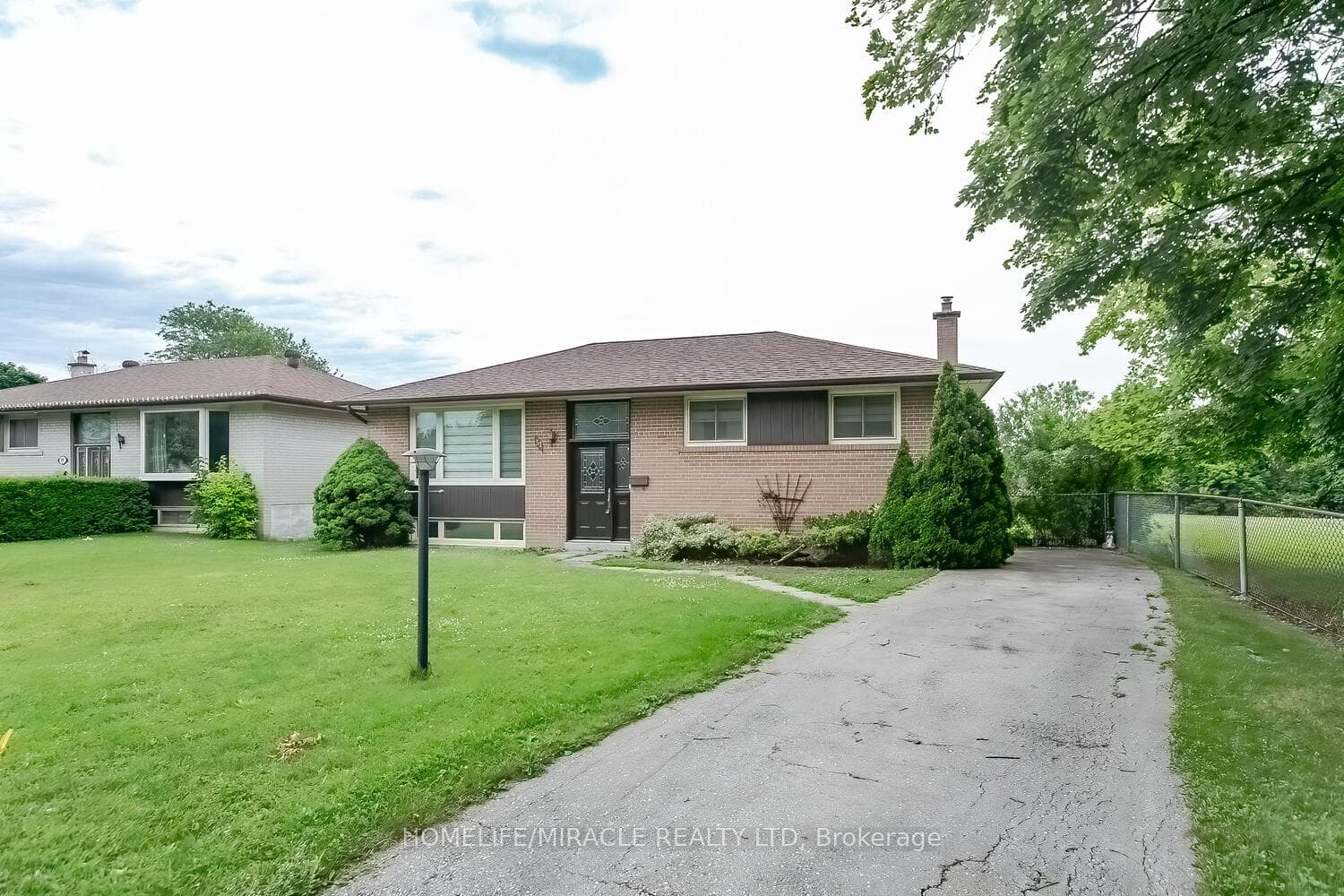 31 Alderbury Crescent photo 3