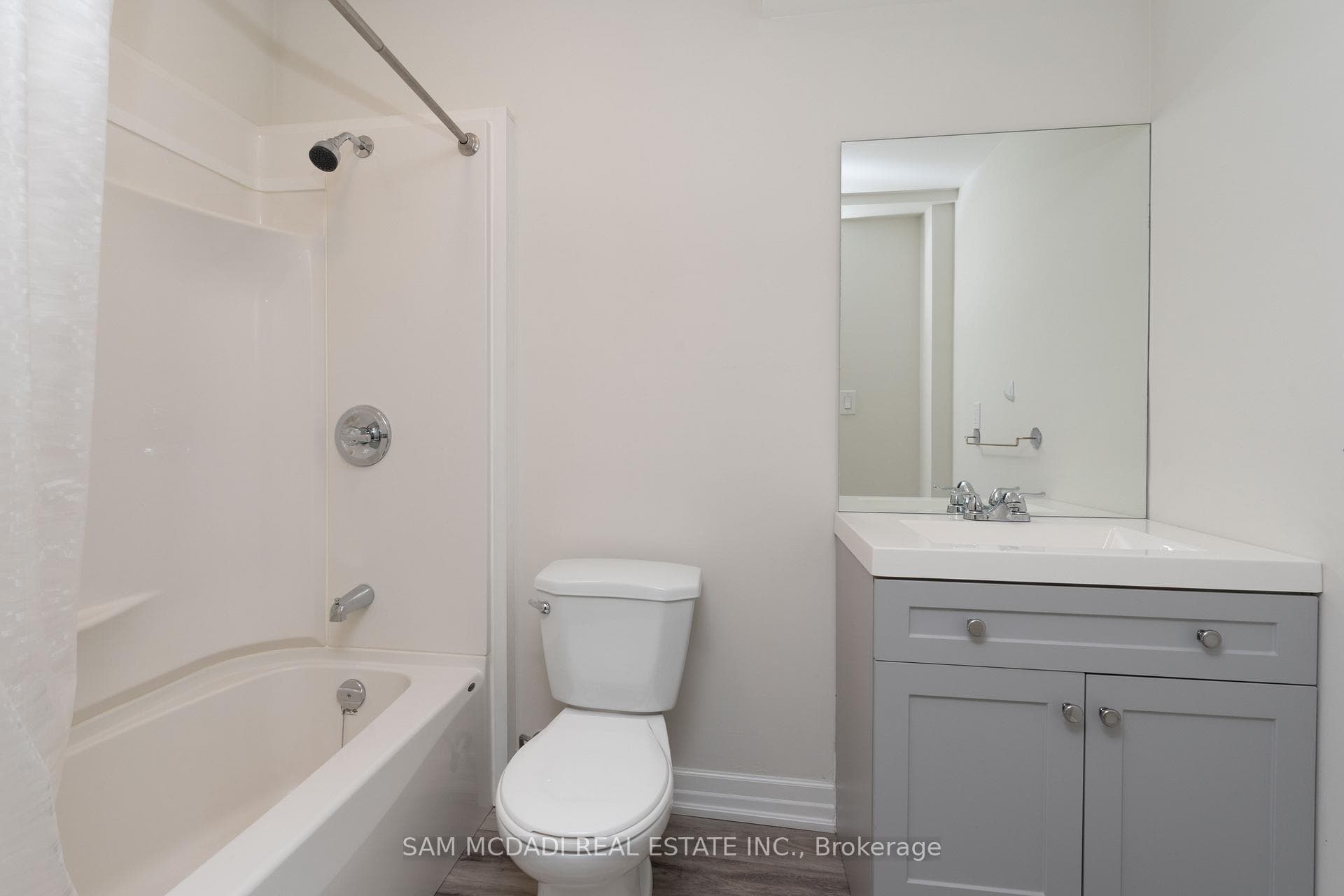 124B Church Street photo 13