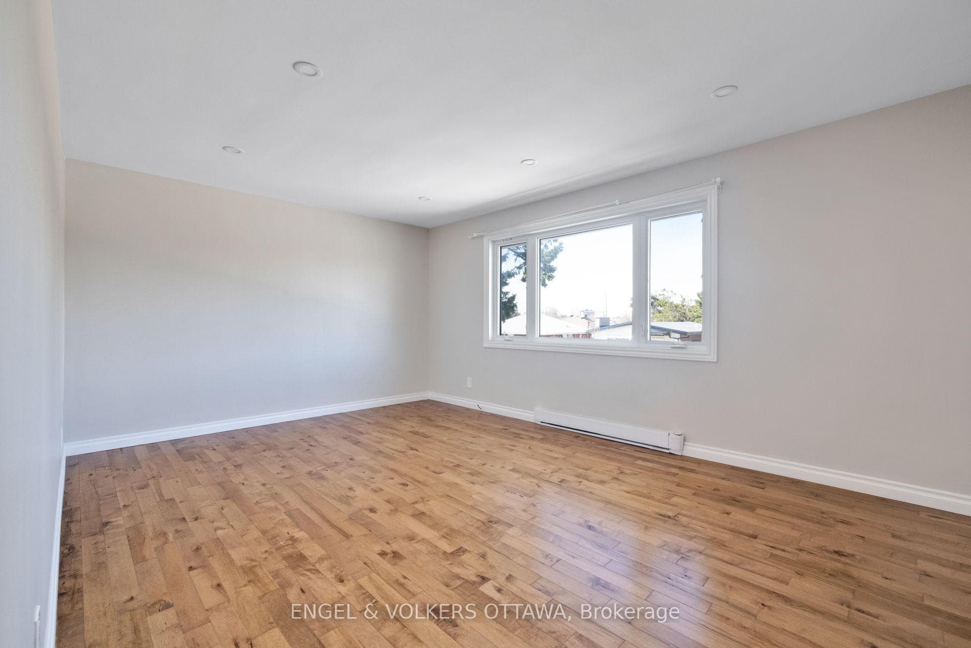 1311 S Avenue photo 25