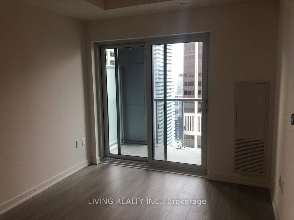 1 Yorkville Avenue Unit 1301 photo 2