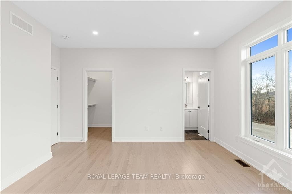 190 CASSIDY Crescent photo 20