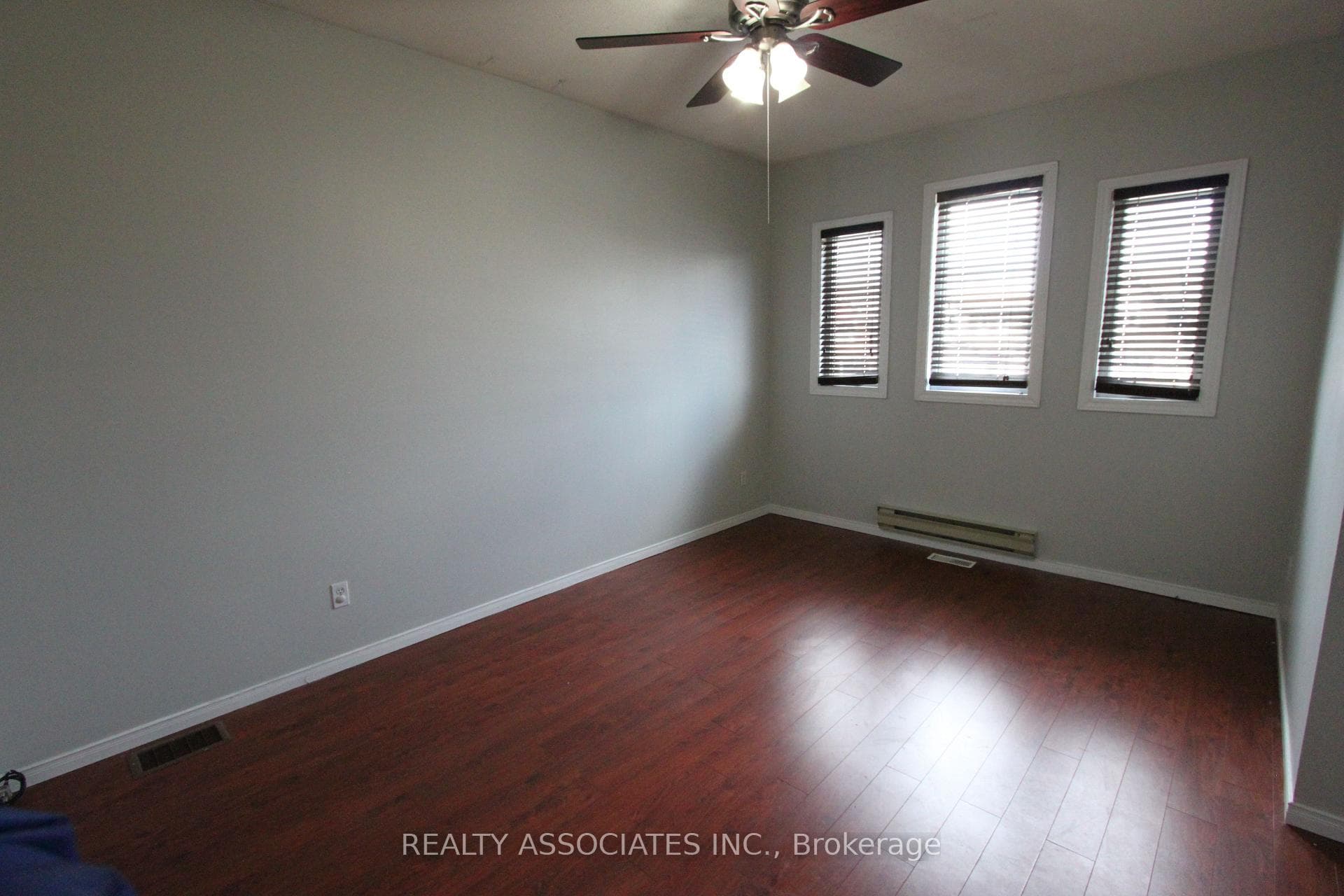 160 White Pine Crescent Unit Main photo 9