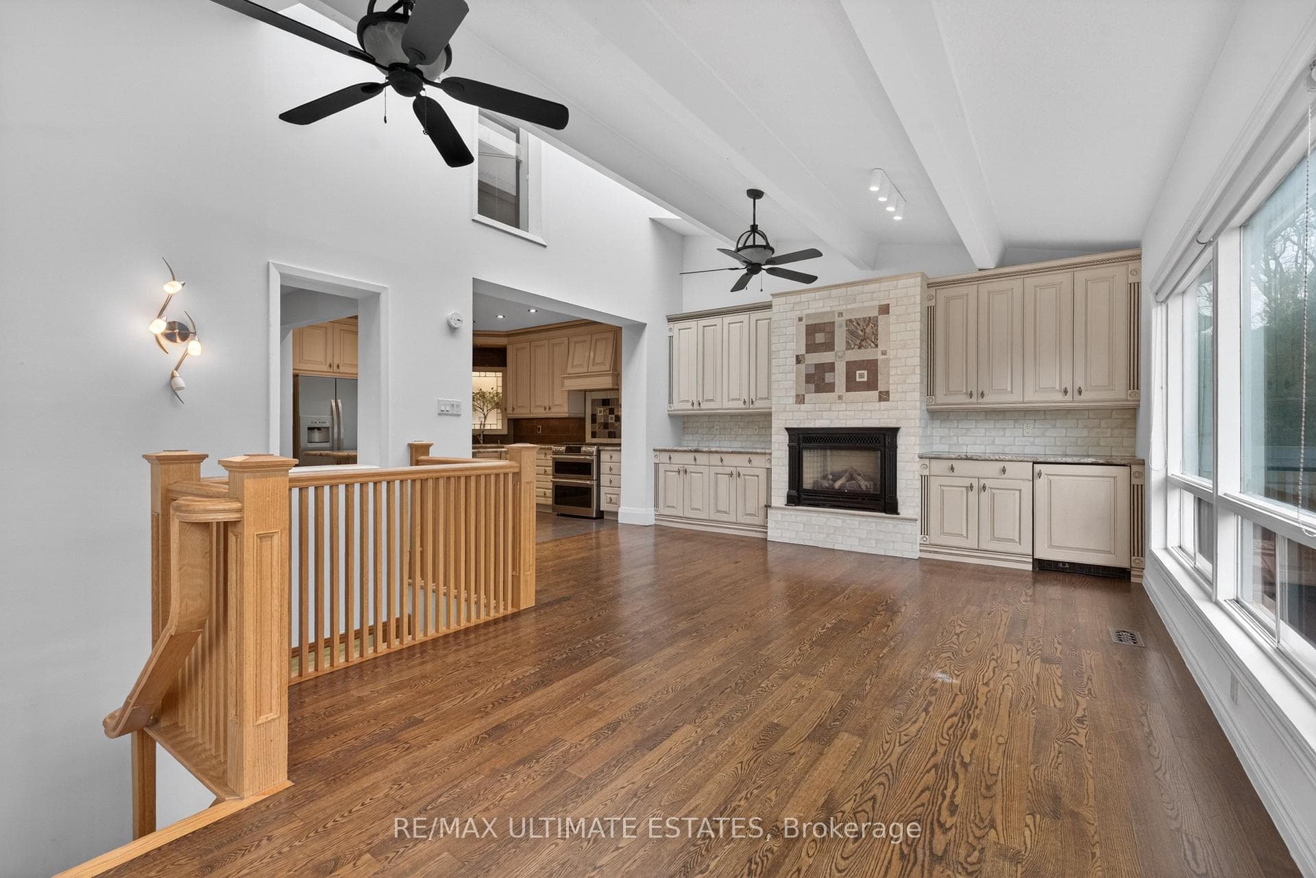 124 Lawrence Avenue photo 22