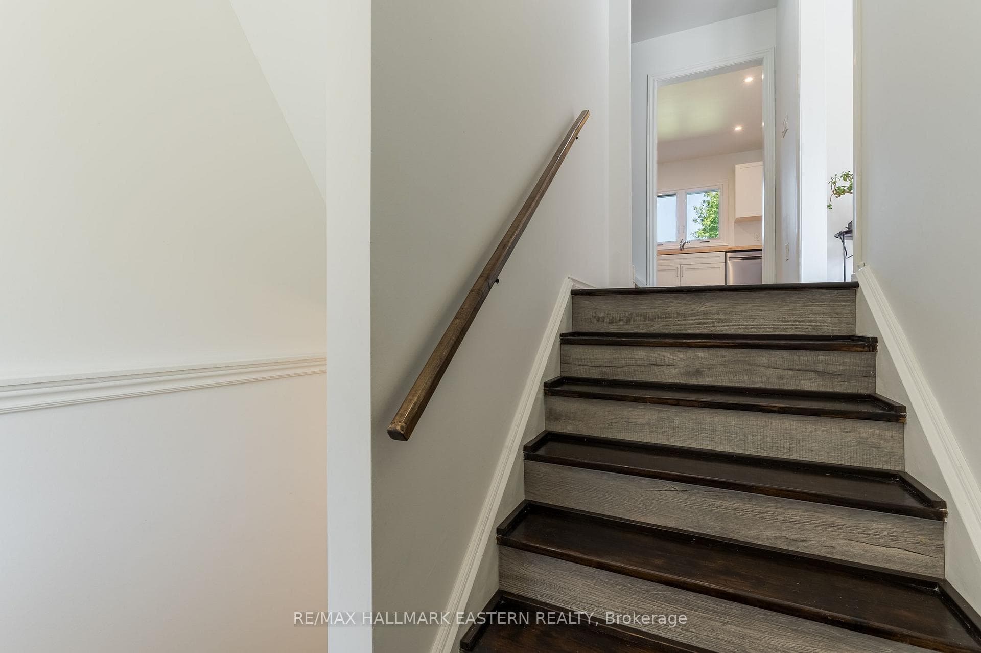 210 Maxwell Avenue photo 26