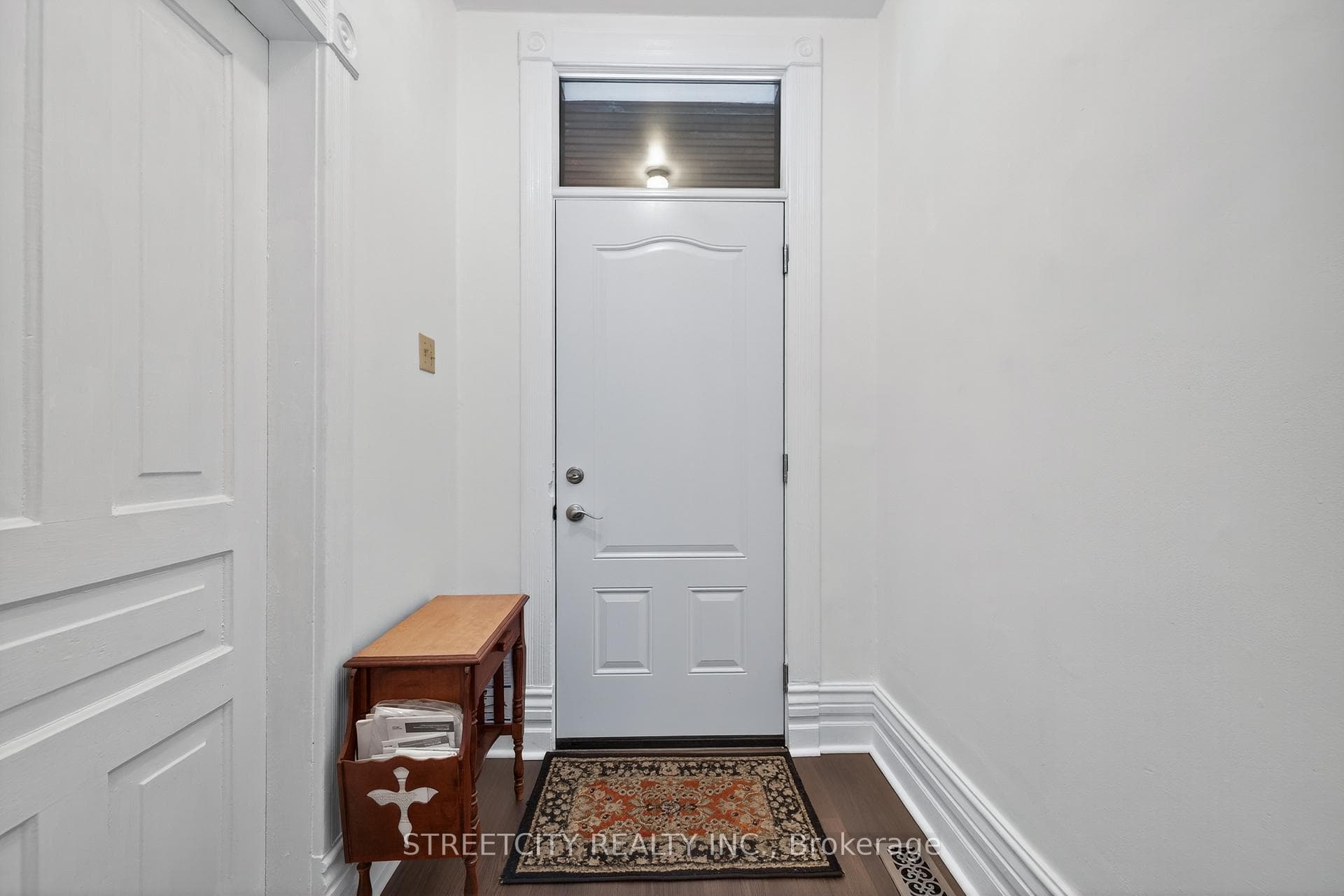 55 Hydro Street photo 8