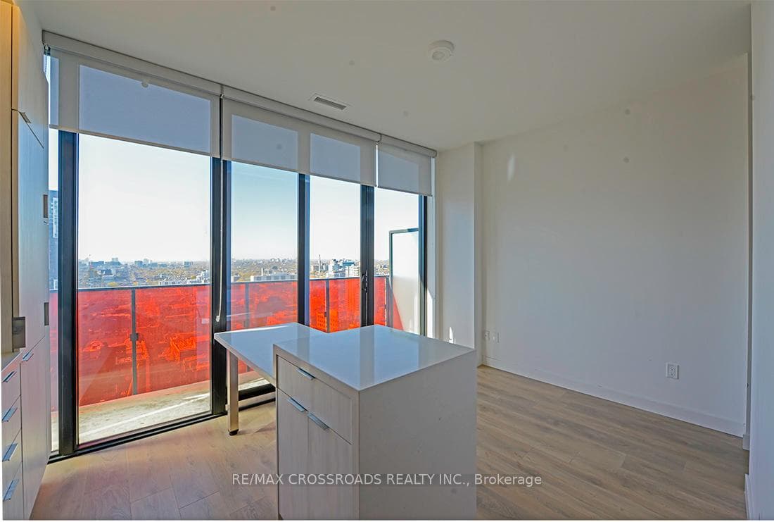 215 Queen Street Unit 2503 photo 8