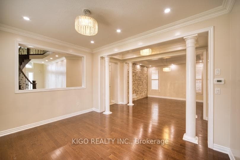 548 Wasaga Crescent photo 14
