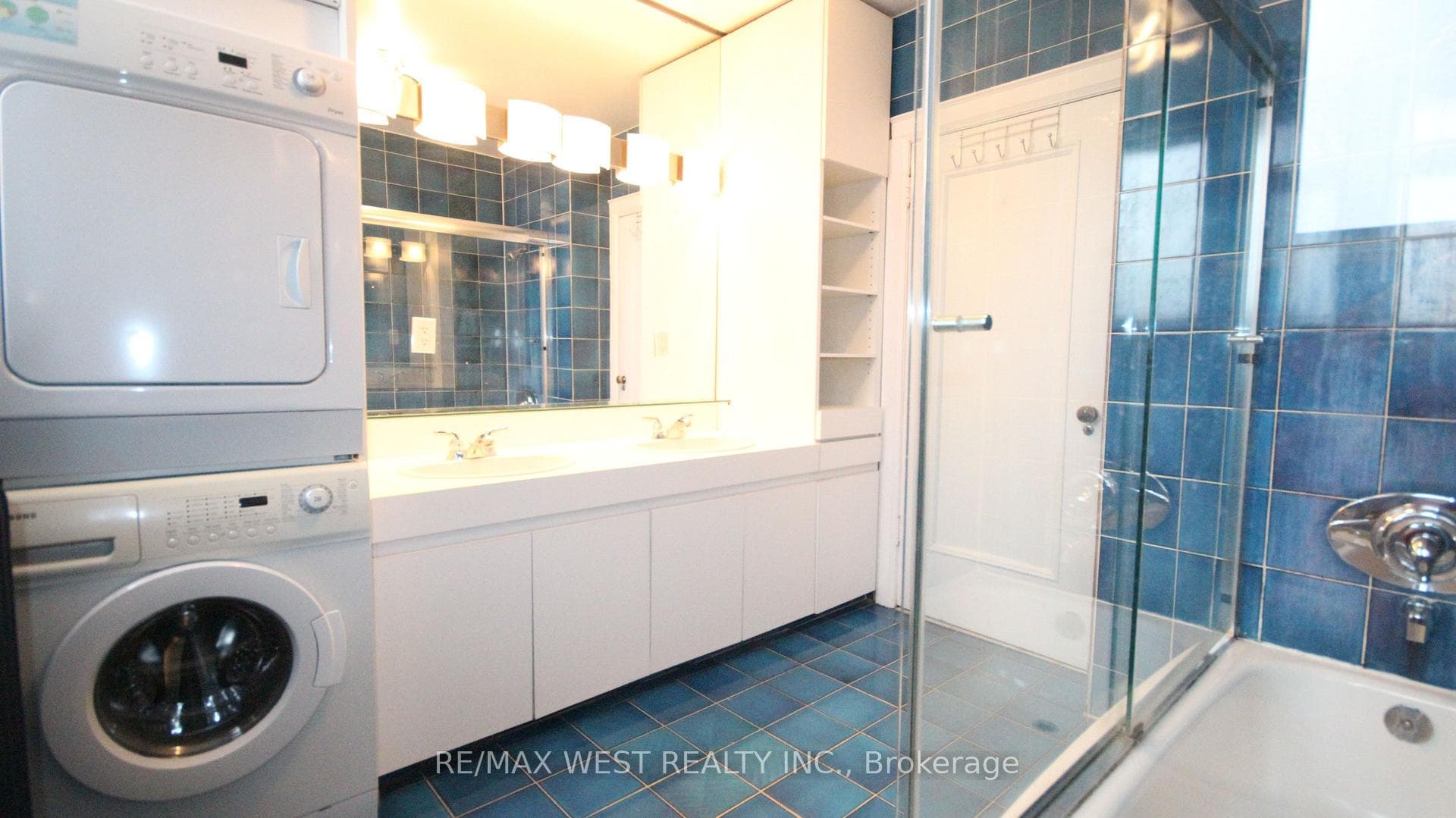Ensuite Laundry
