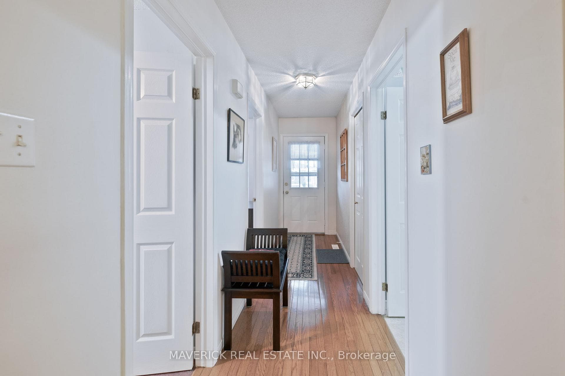 98 Carrie Crescent photo 4