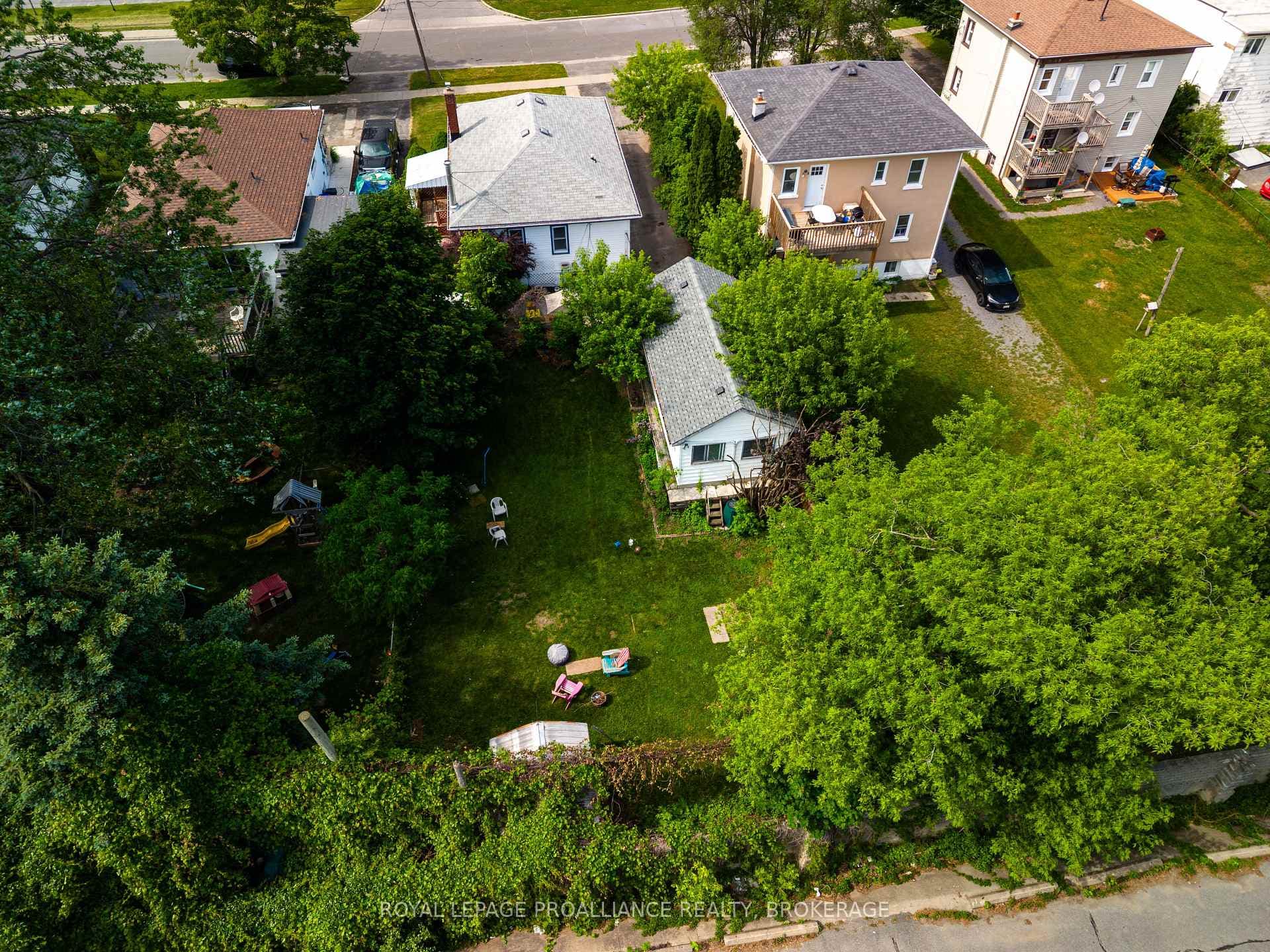 260 Elmwood Street photo 40