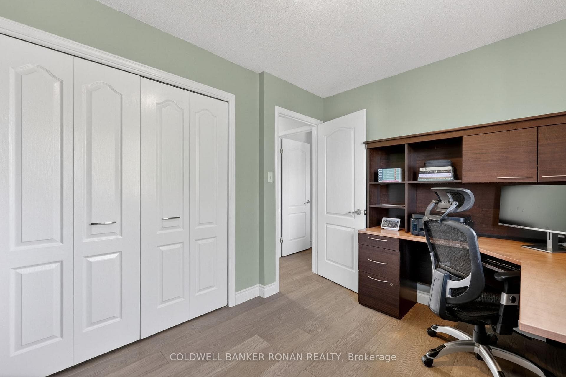 7 Robins Lane photo 22