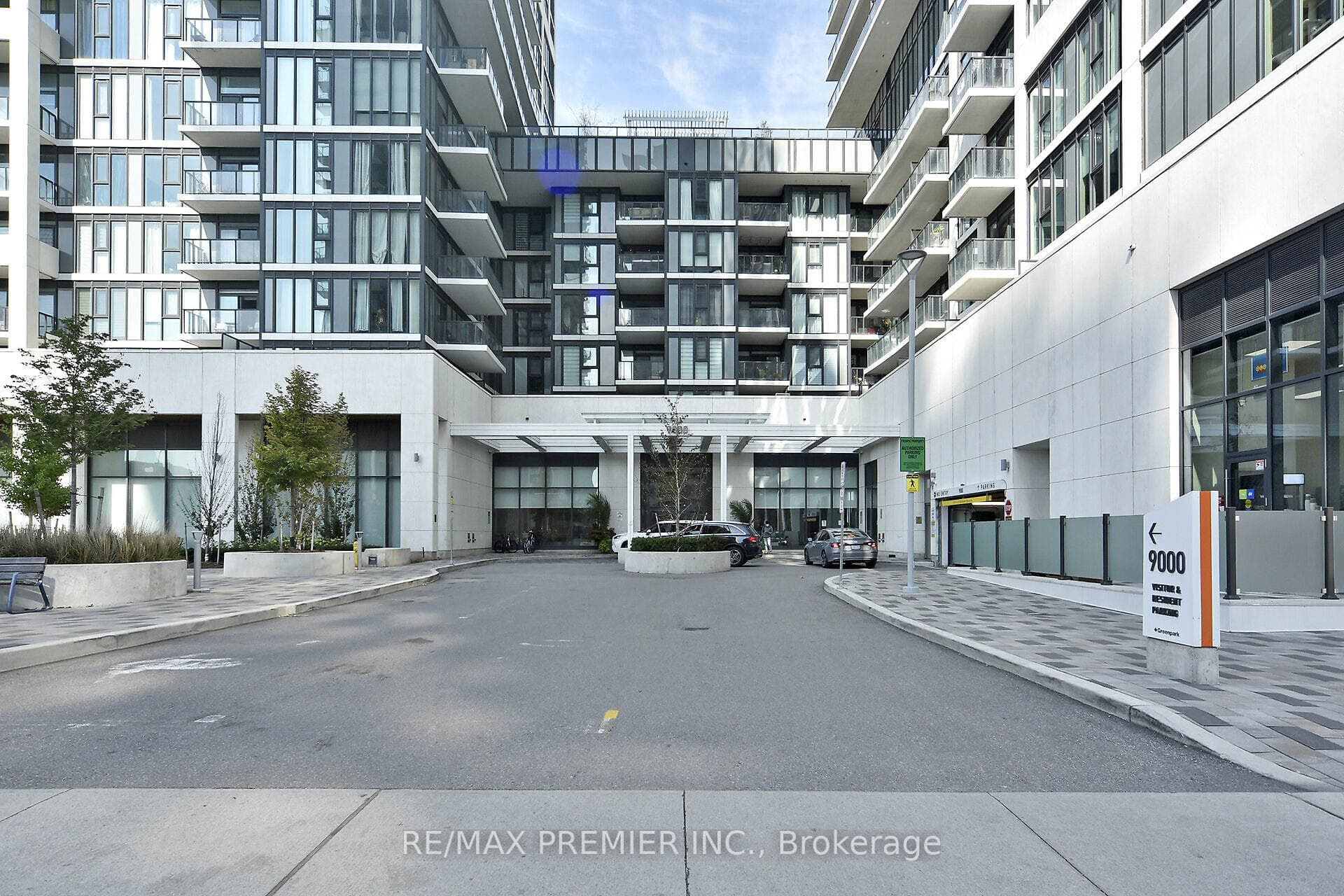 9000 Jane Street Unit 215 photo 2