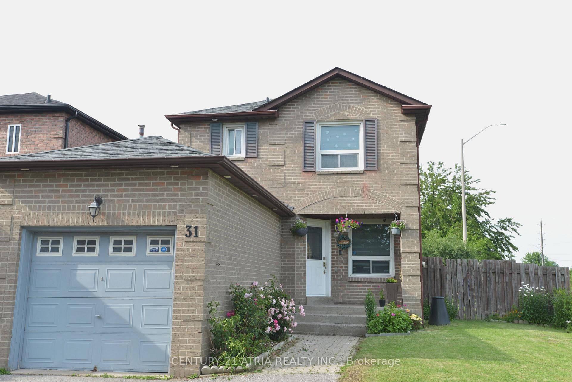 31 Carnelly Crescent photo 2