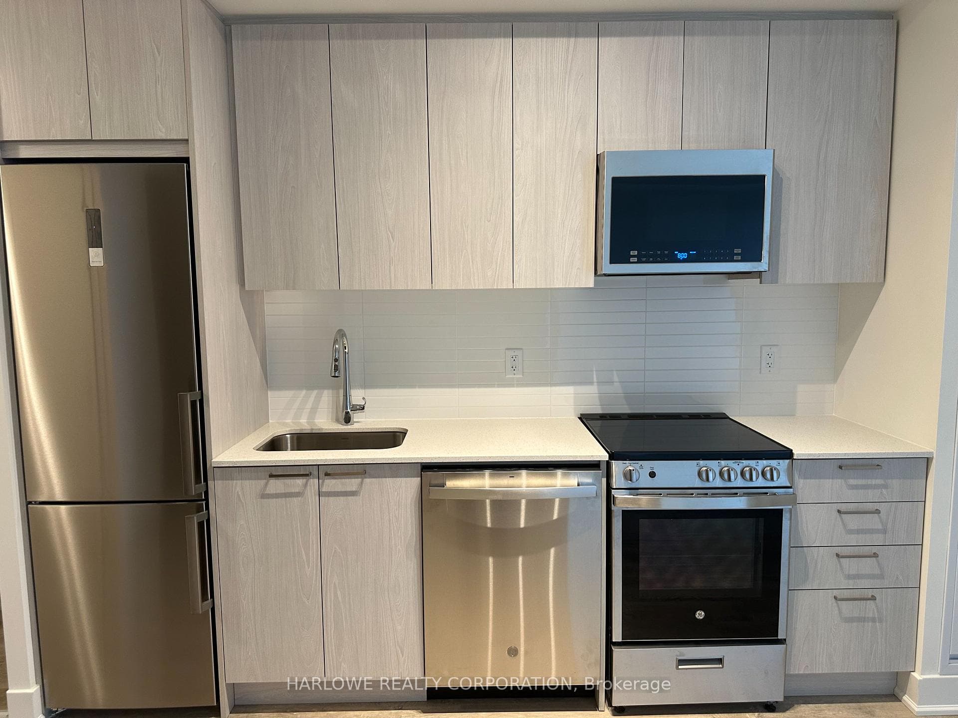 185 Deerfield Road Unit 314 photo 1