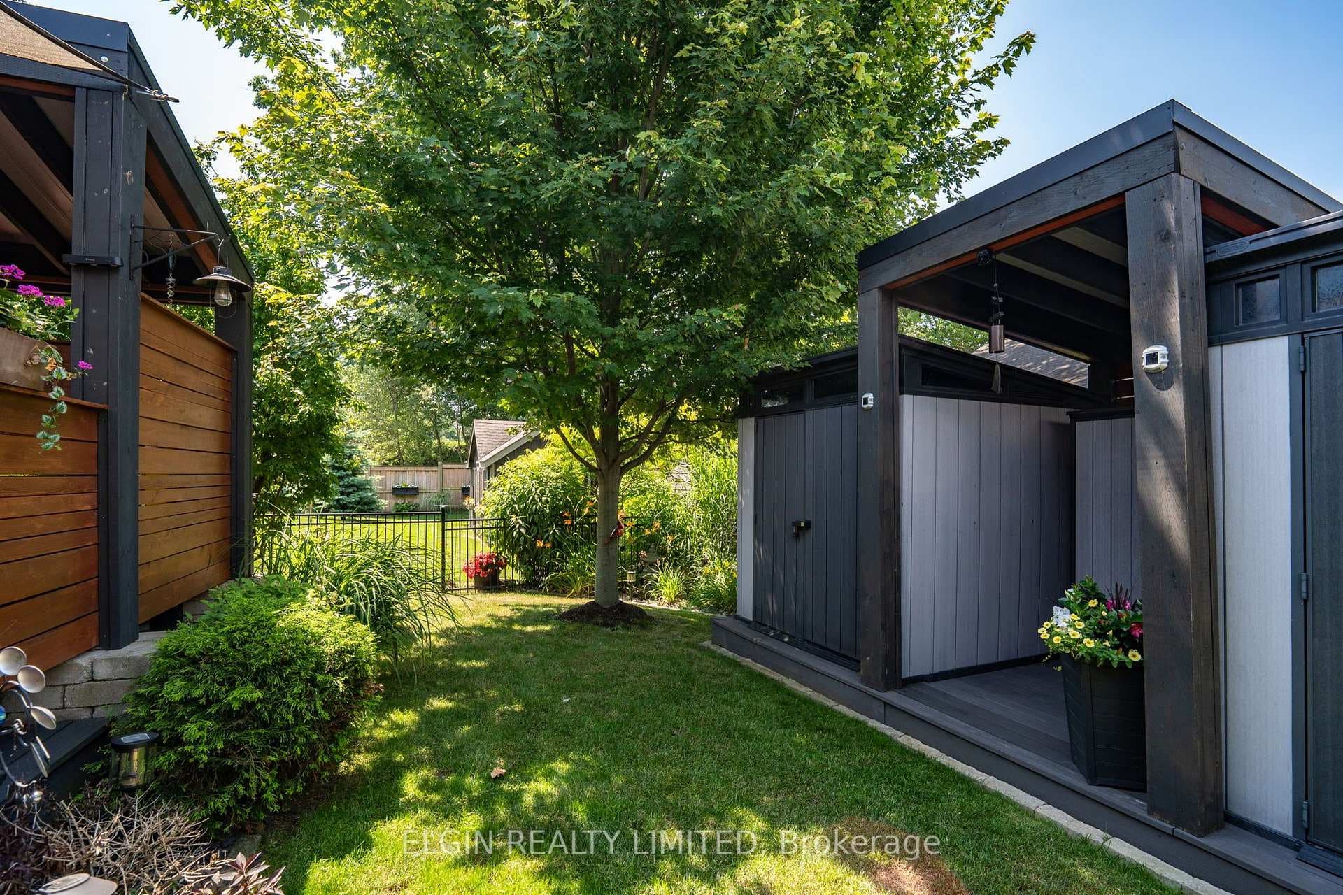 392 Larry Street photo 48