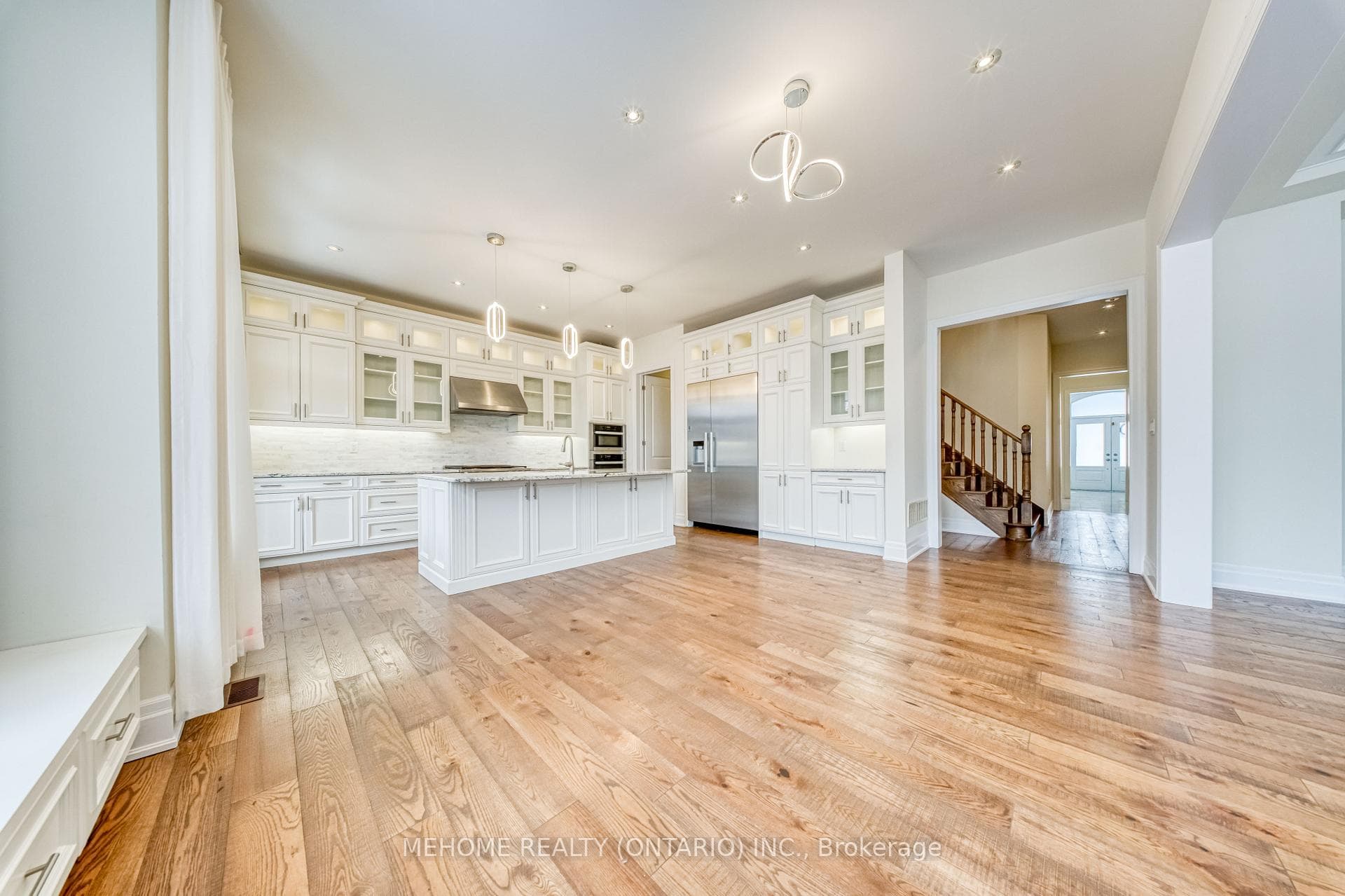 51 Bridgepointe Court photo 2