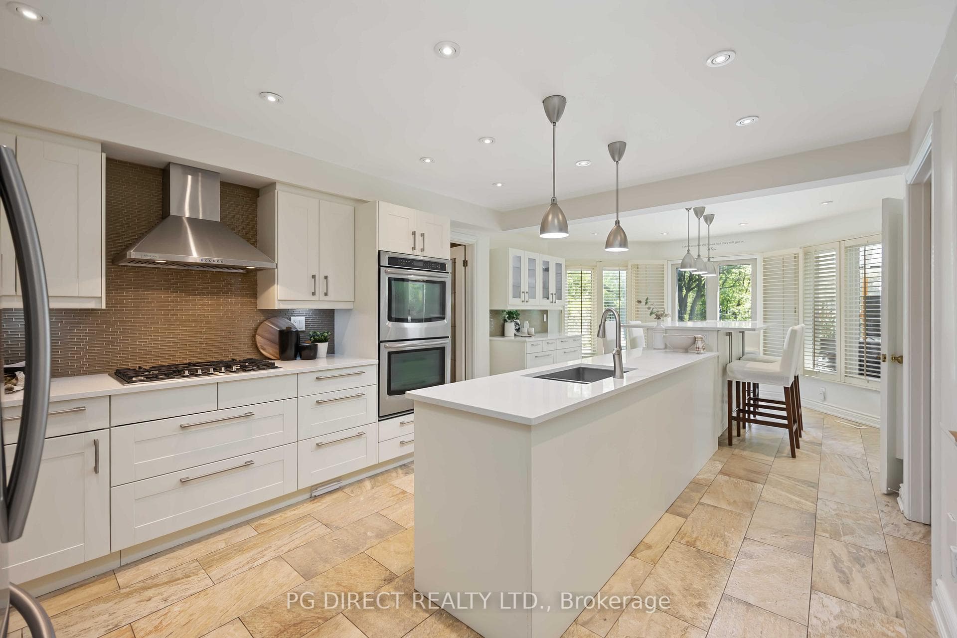 80 Henderson Drive photo 6