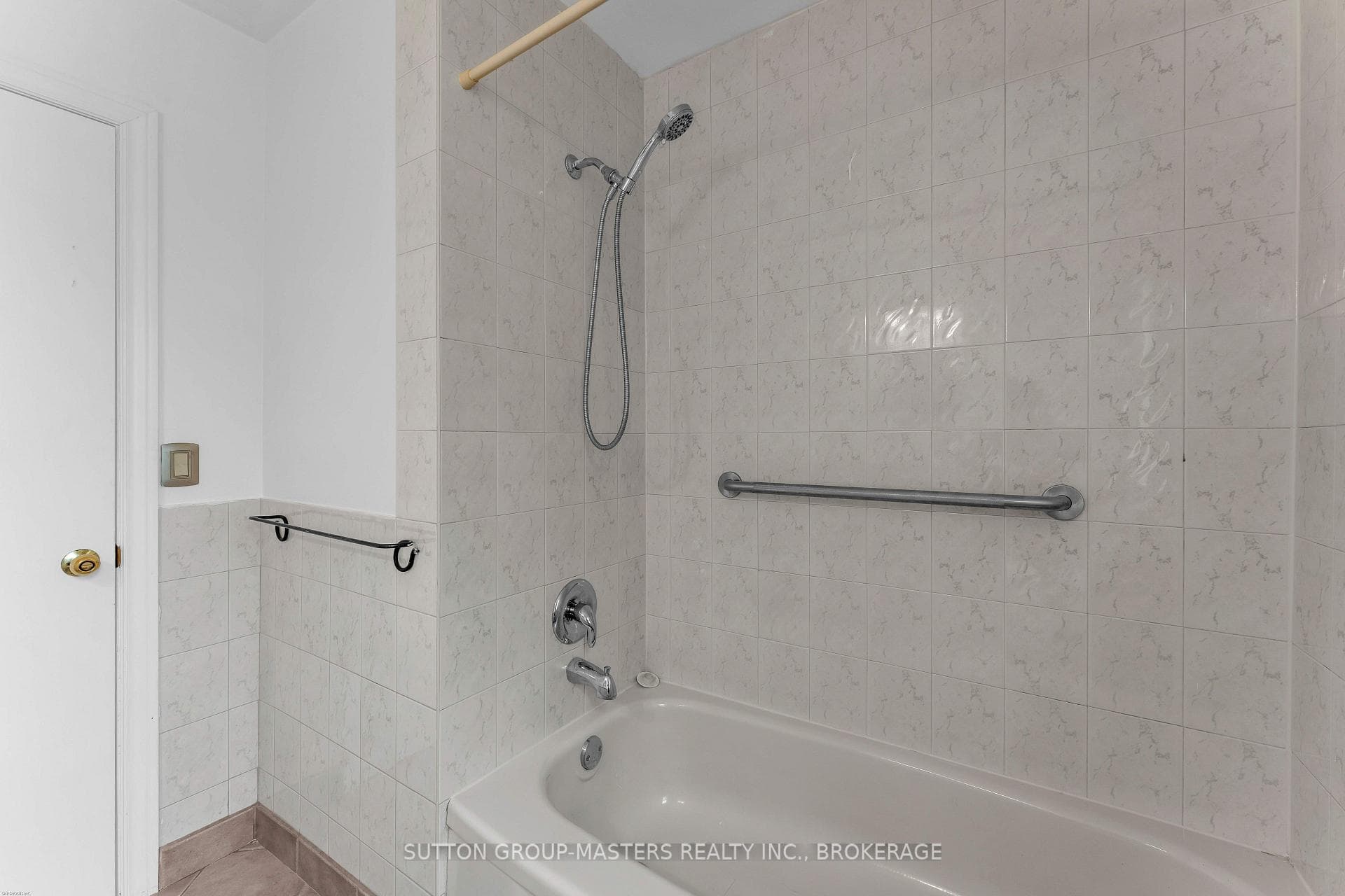 1062 Montreal Street photo 19