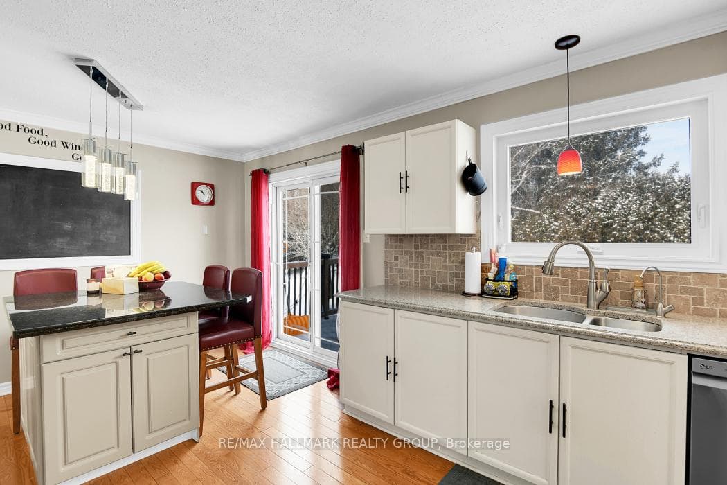 79 Bourdeau Crescent photo 14