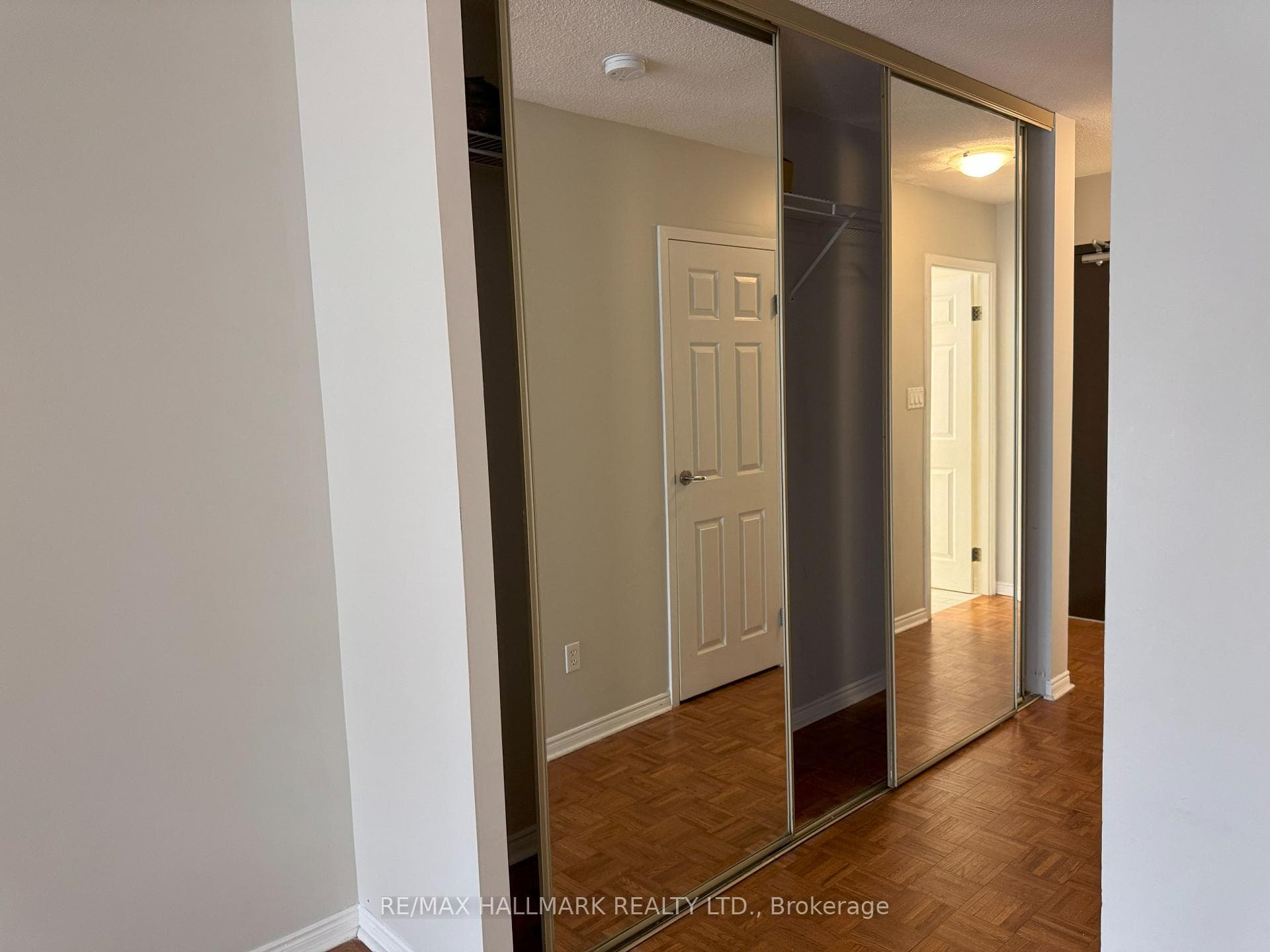25 The Esplanade N/A Unit 2711 photo 14