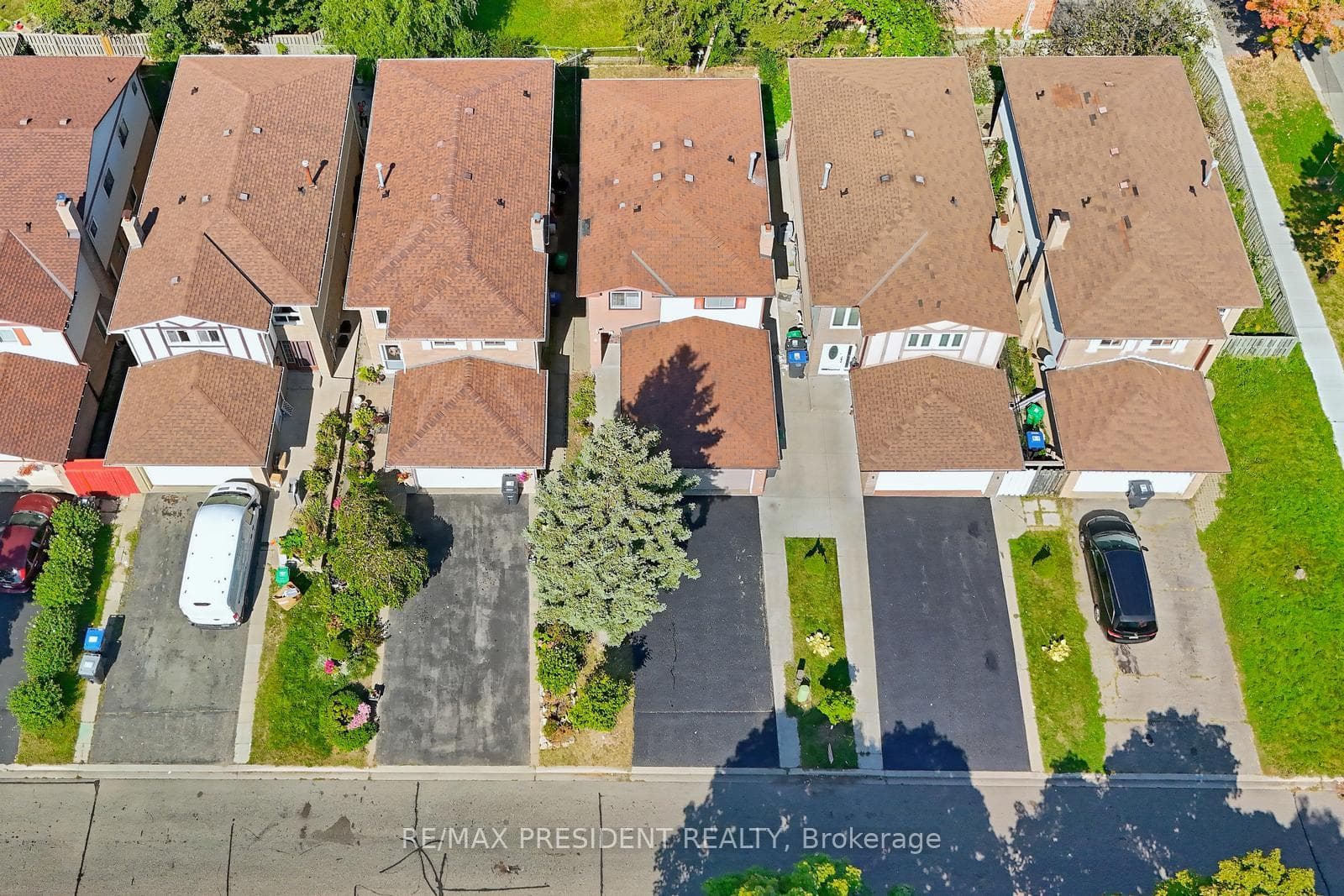 6 Abelard Avenue photo 39